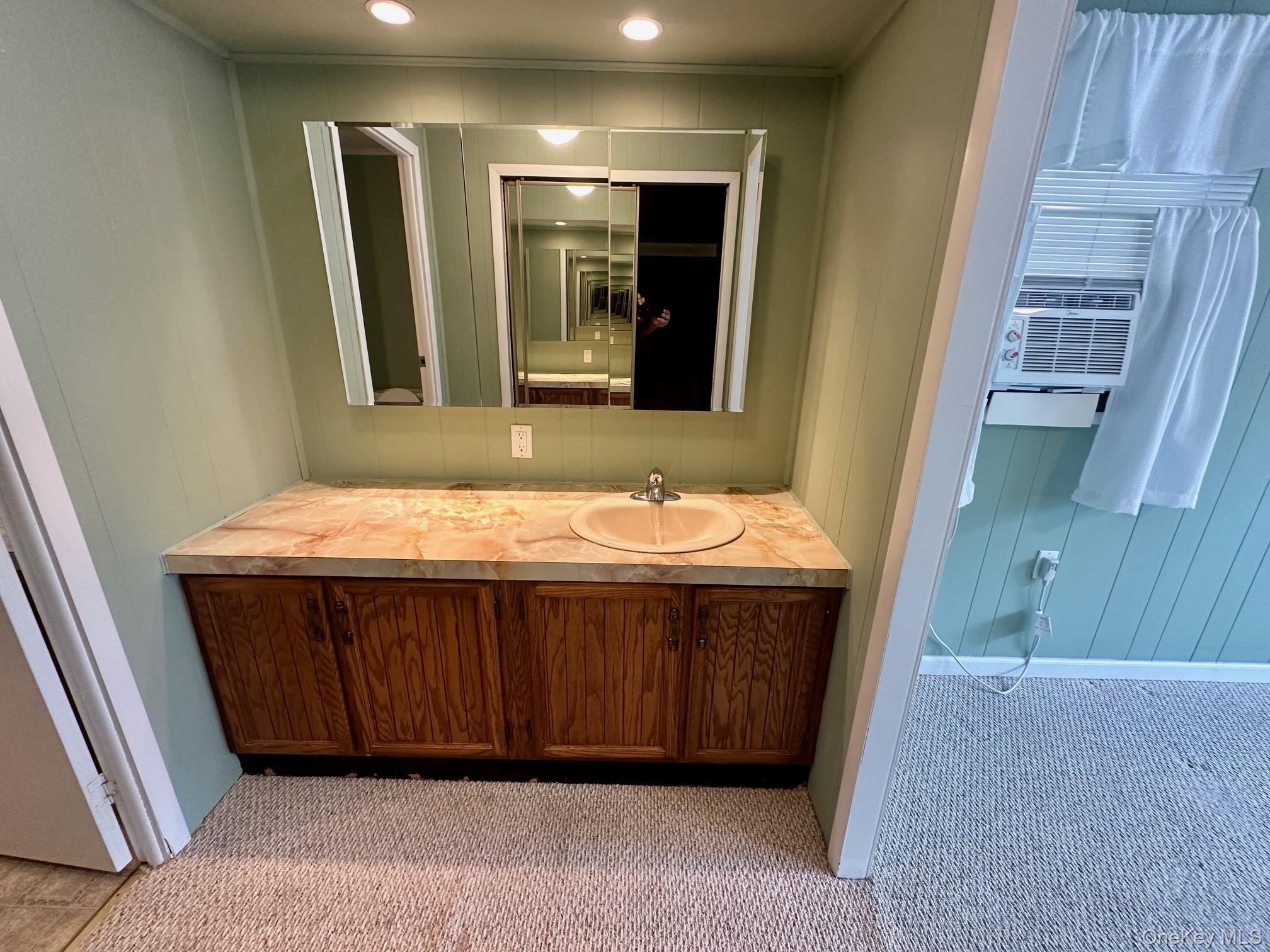 #15 photo, 16 Village Circle, サフォーク郡 Manorville , NY 11949