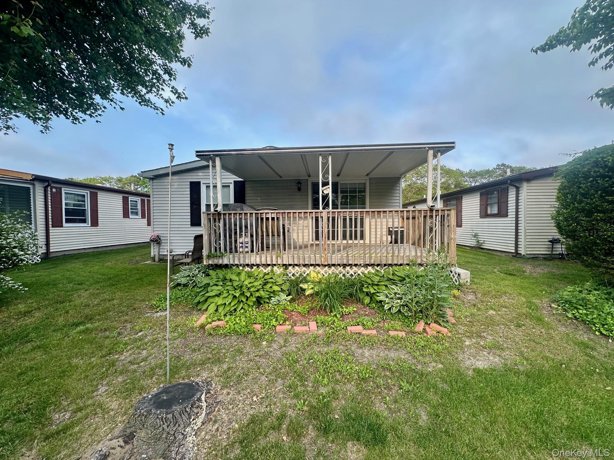 #20 photo, 16 Village Circle, サフォーク郡 Manorville , NY 11949