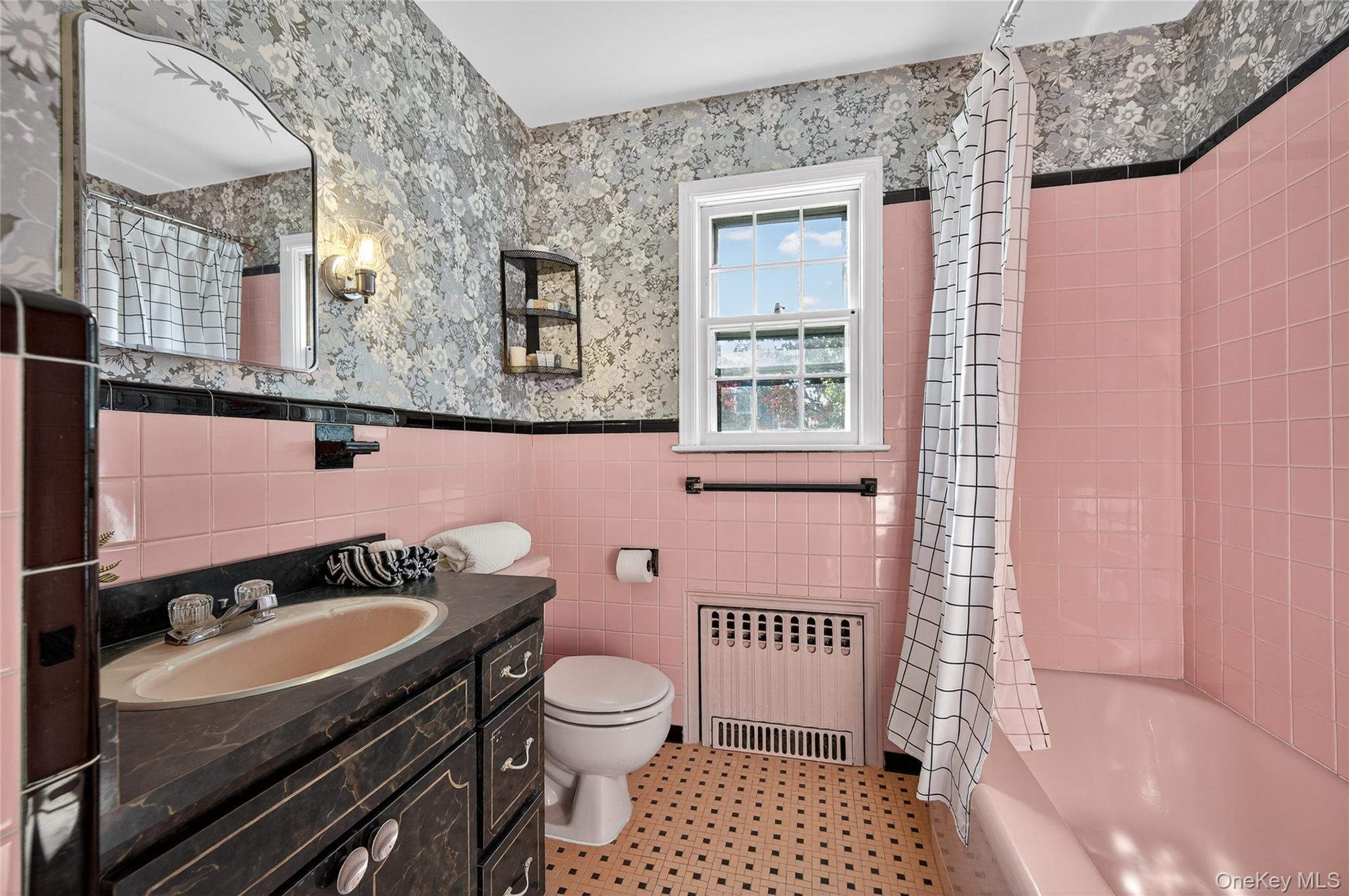 #14 photo, 60 Concord Street, ナッソー郡 Westbury , NY 11590