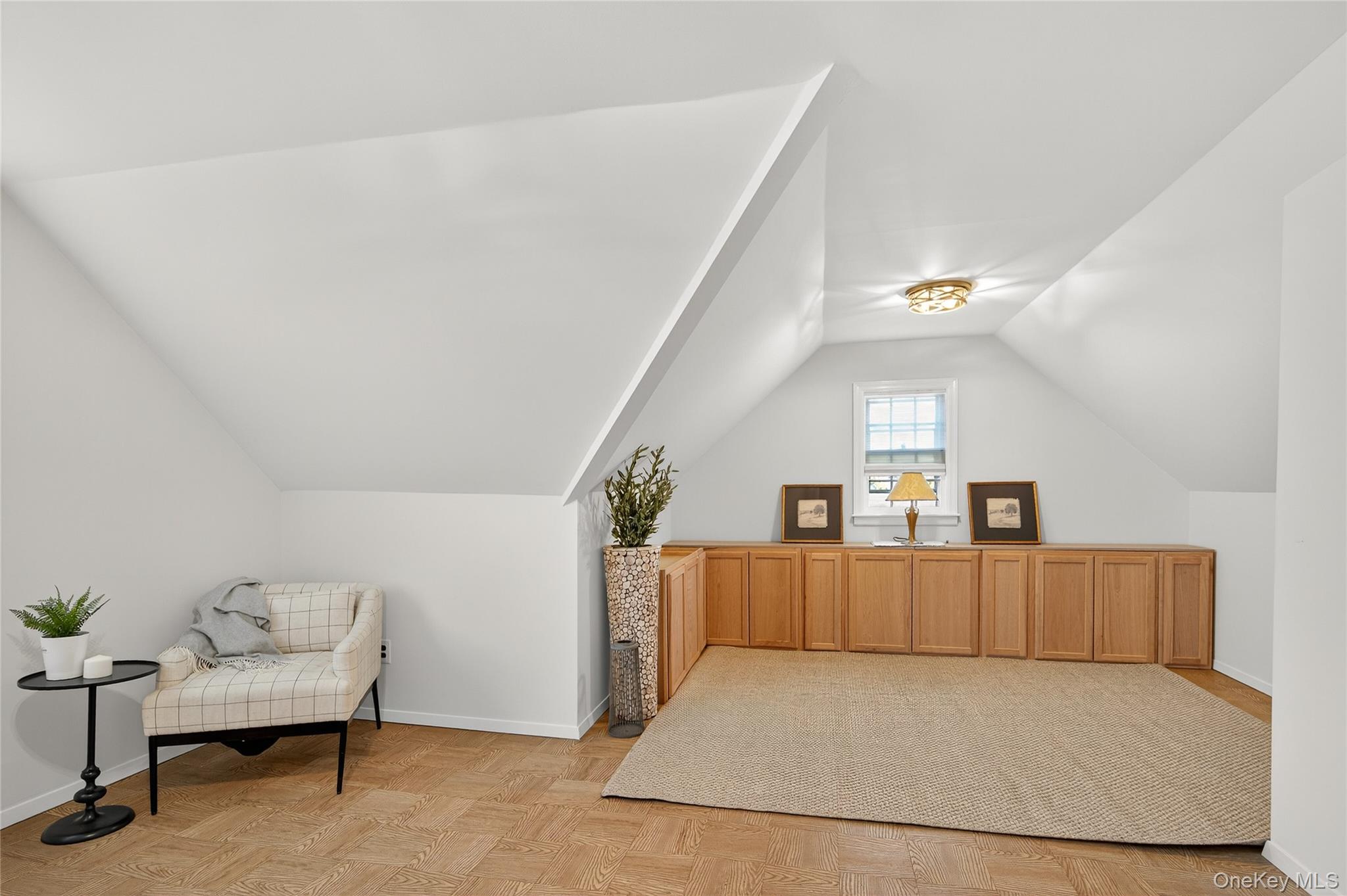 #18 photo, 60 Concord Street, ナッソー郡 Westbury , NY 11590