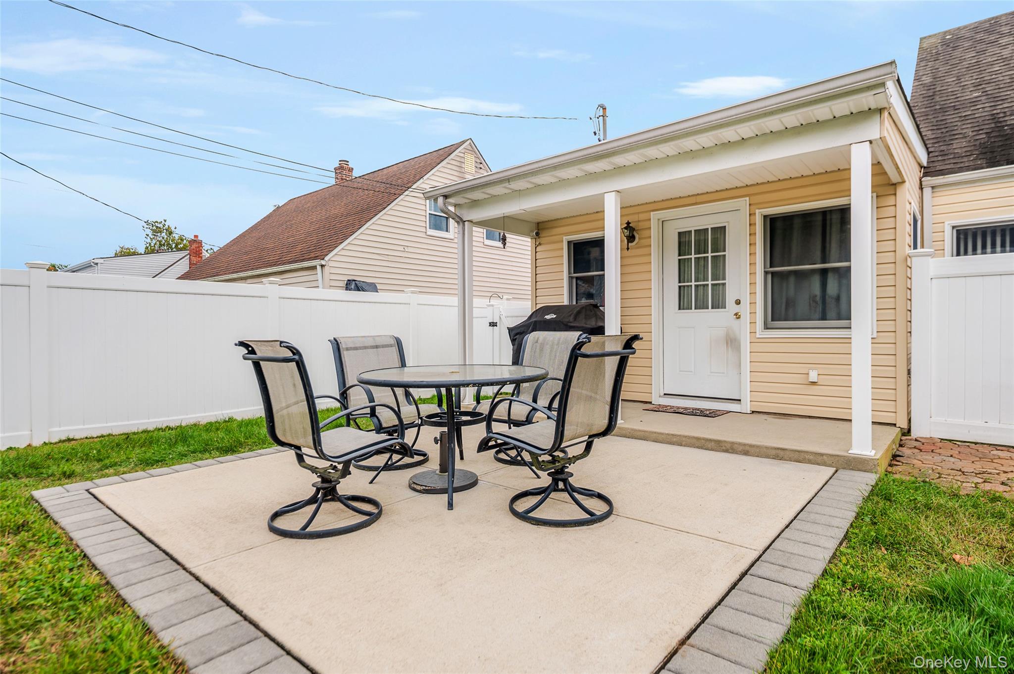 #17 photo, 41 Church Road, ナッソー郡 Levittown , NY 11756