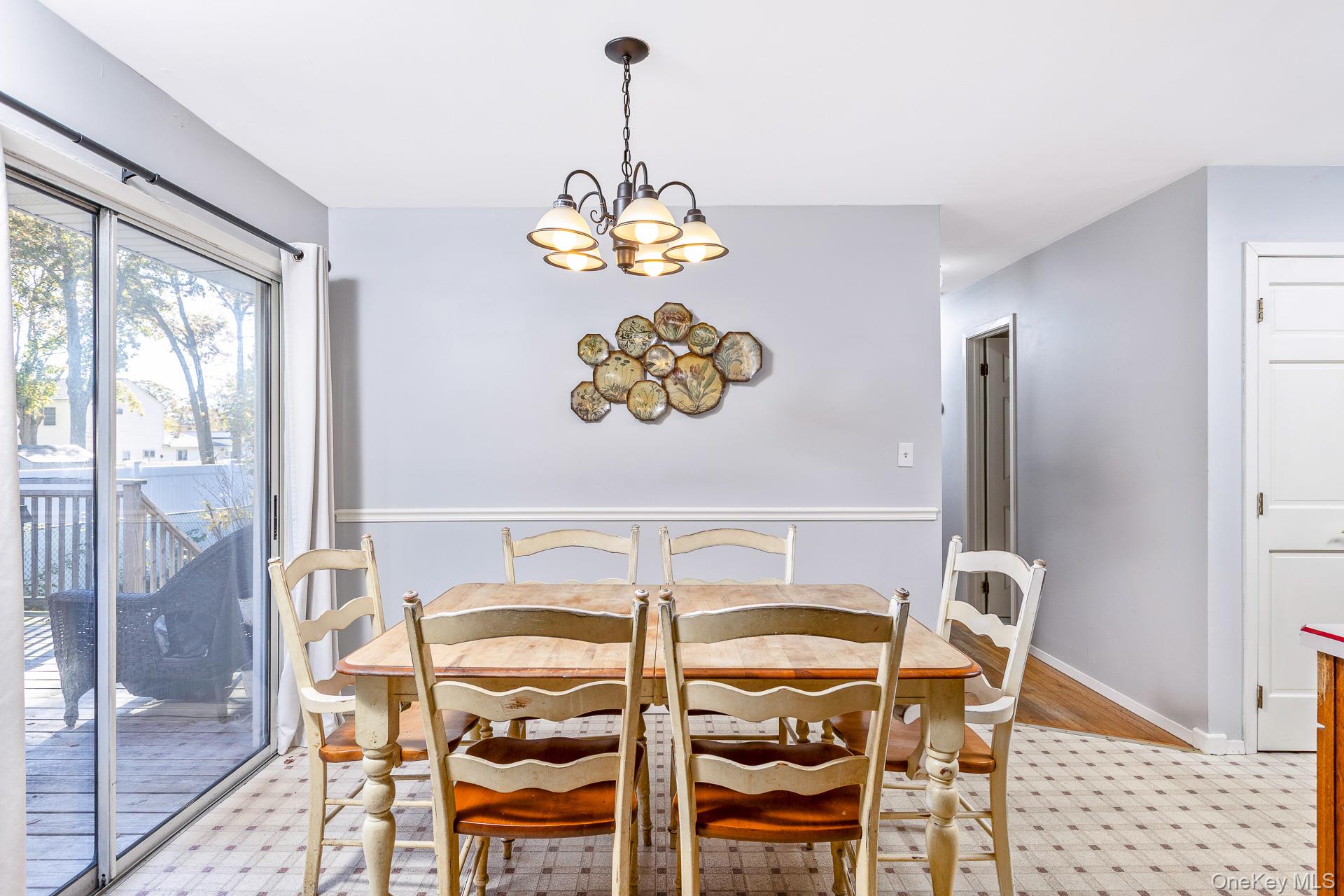 #9 photo, 12 Applegate Drive, サフォーク郡 Mastic , NY 11950