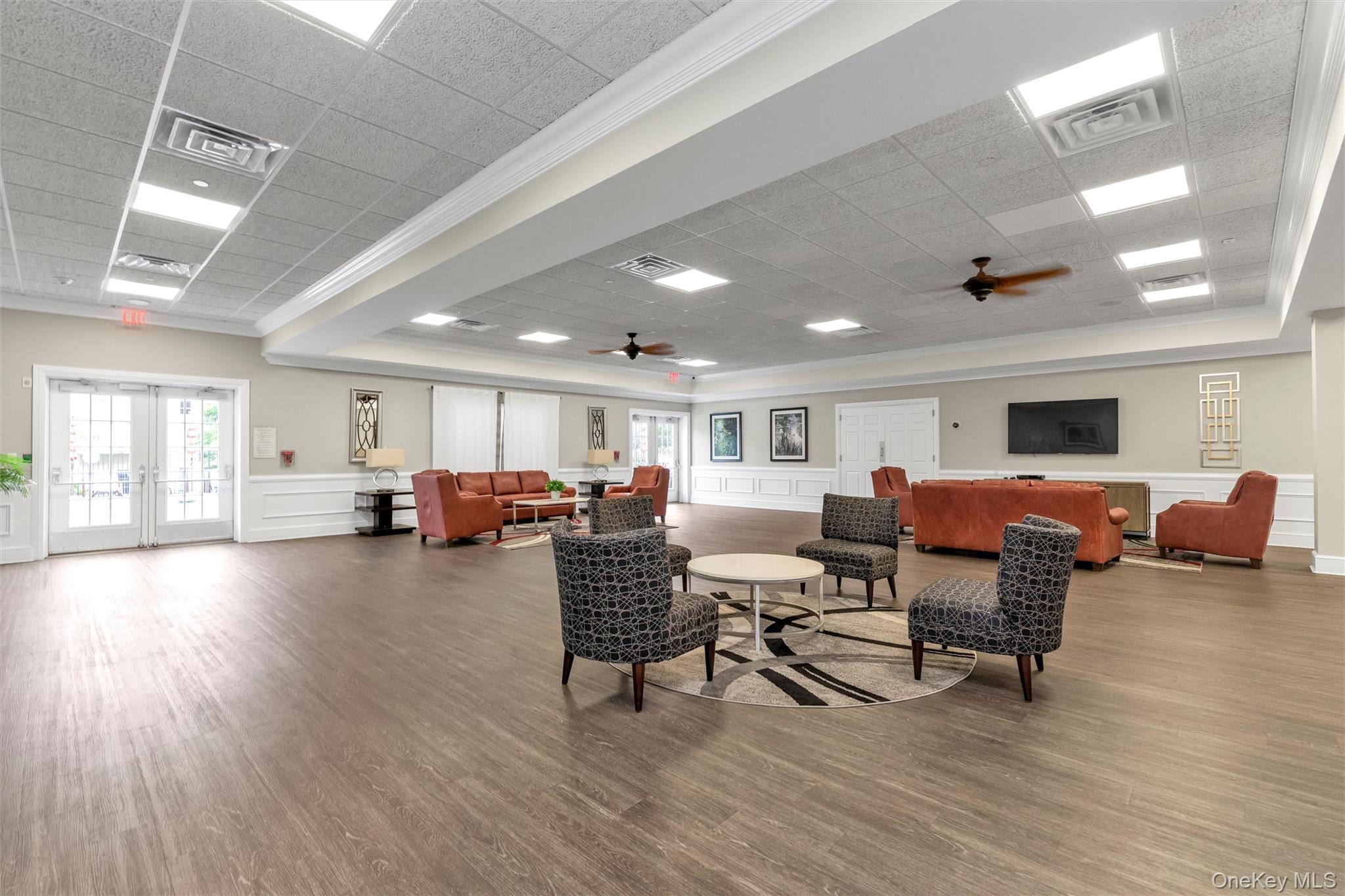 #20 photo, 331 Spring Drive, ナッソー郡 East Meadow , NY 11554