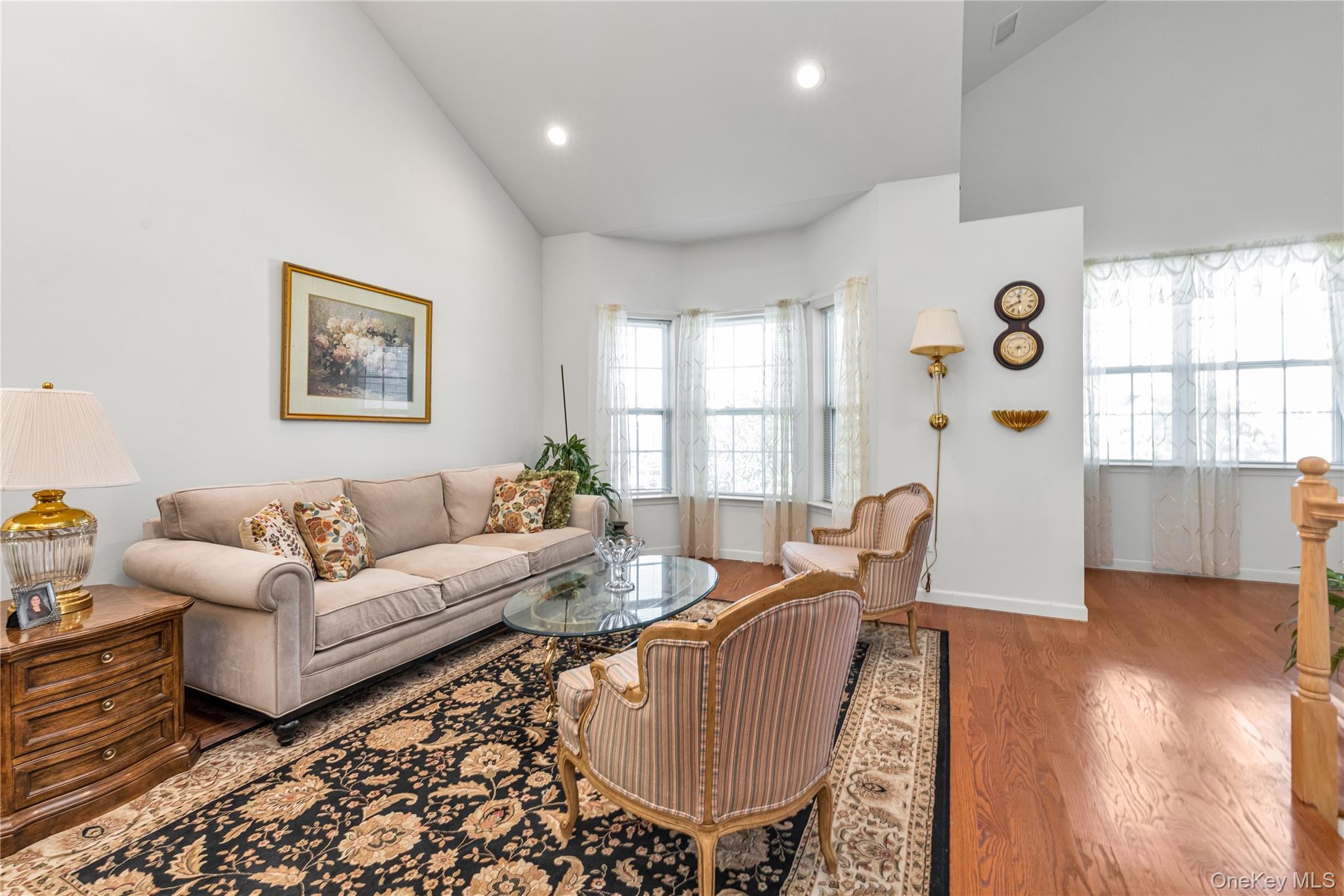 #3 photo, 331 Spring Drive, ナッソー郡 East Meadow , NY 11554