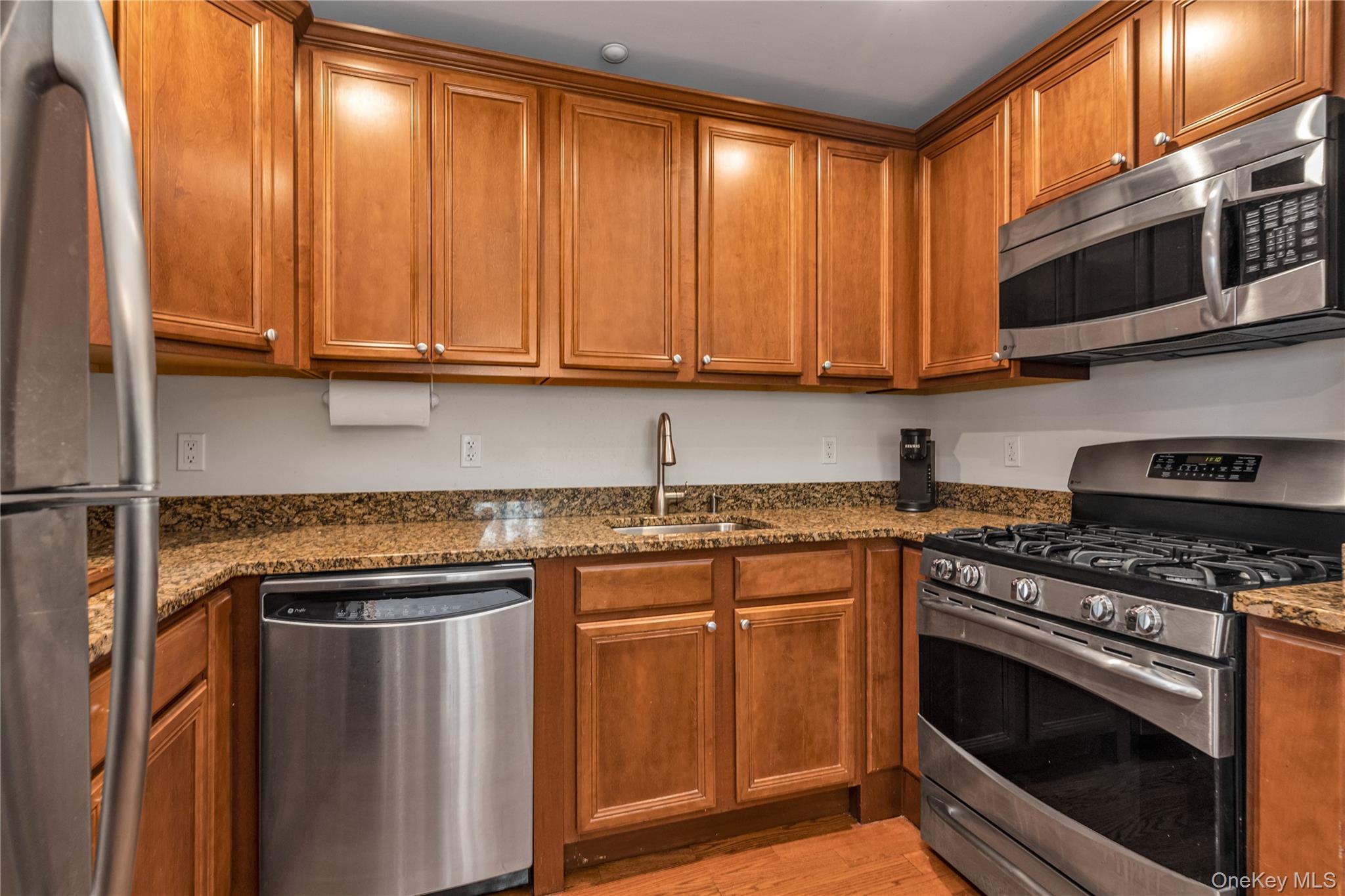 #8 photo, 331 Spring Drive, ナッソー郡 East Meadow , NY 11554