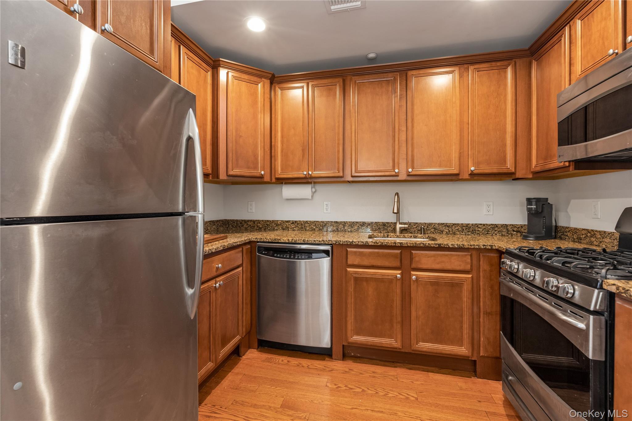 #9 photo, 331 Spring Drive, ナッソー郡 East Meadow , NY 11554