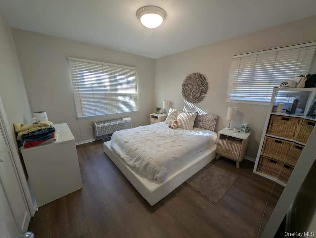 #11 photo, 235 W Broadway, ナッソー郡 Long Beach , NY 11561