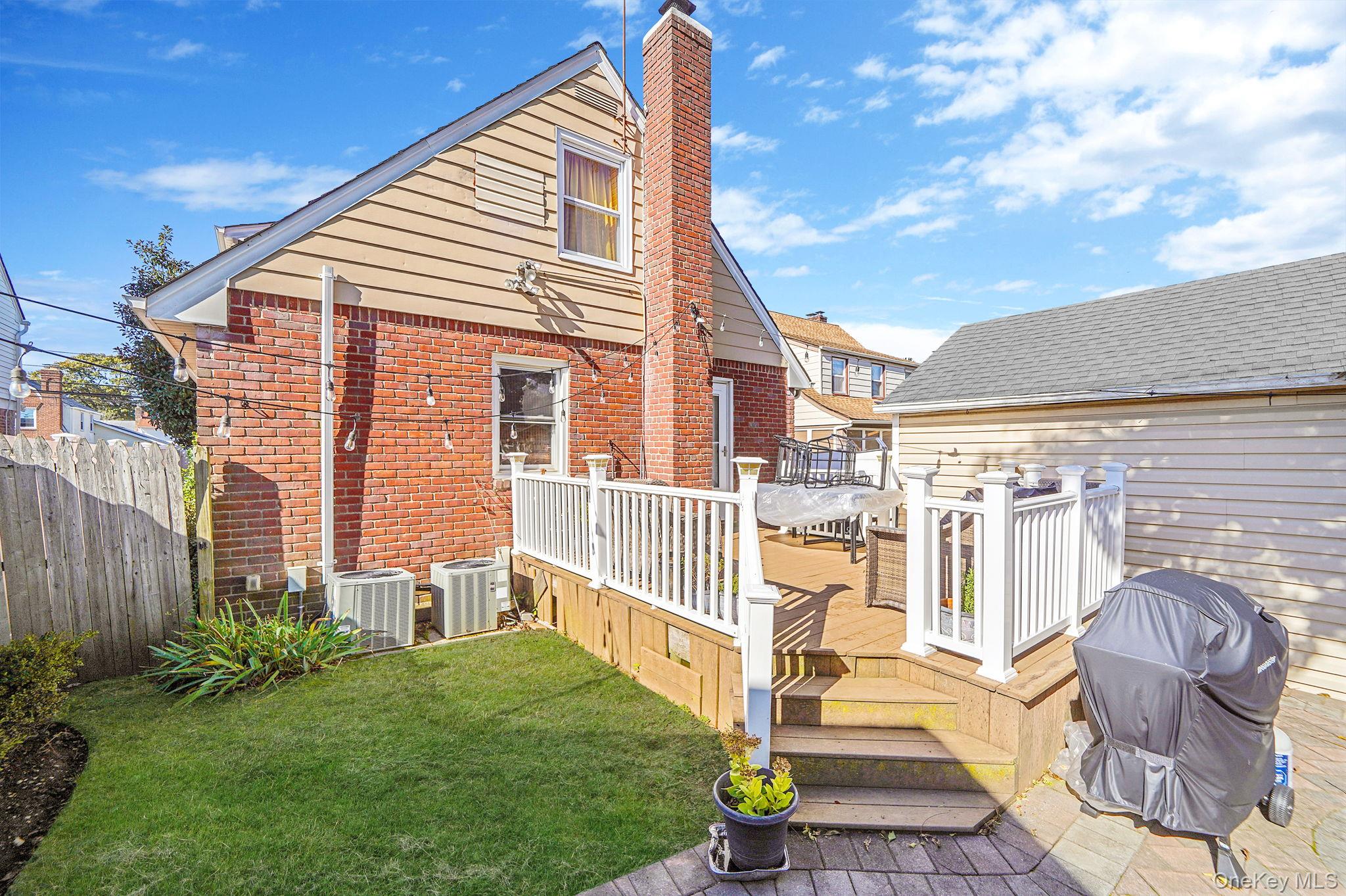 #18 photo, 52 Elmwood Avenue, ナッソー郡 Hempstead , NY 11550