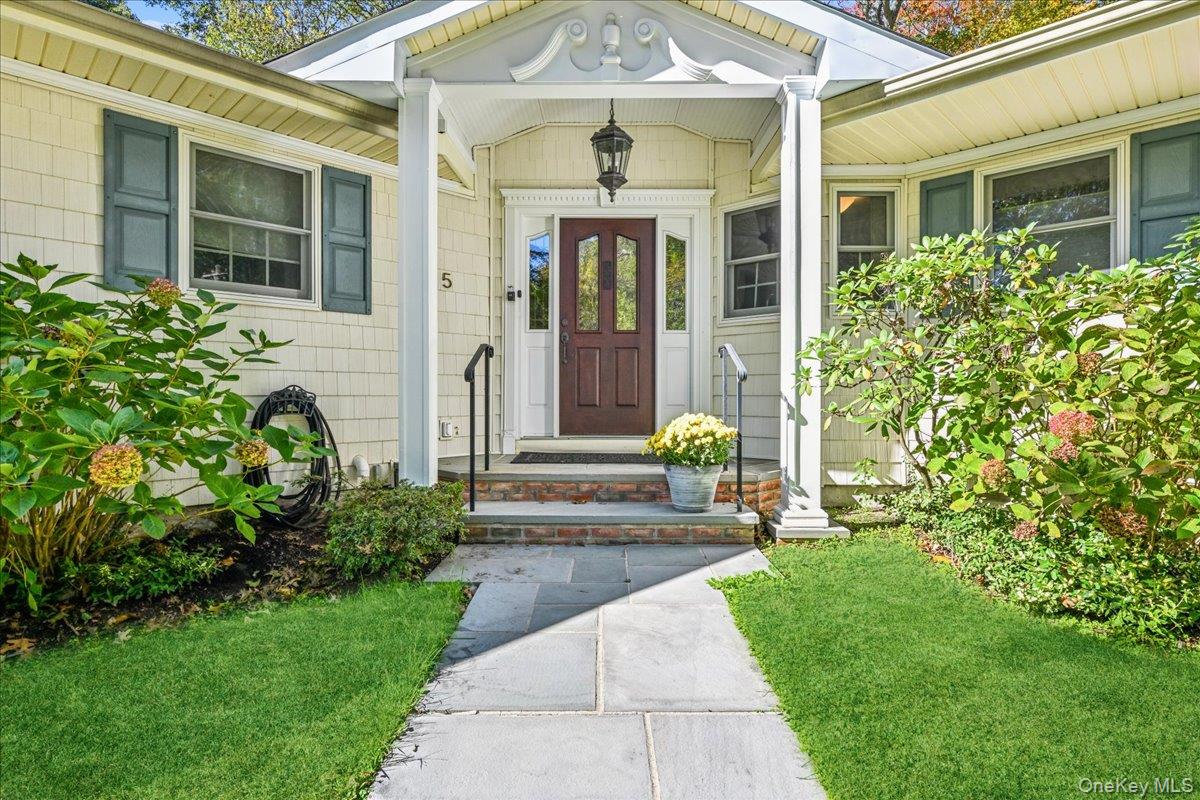 #2 photo, 15 Centerport Road, Greenlawn , NY 11740