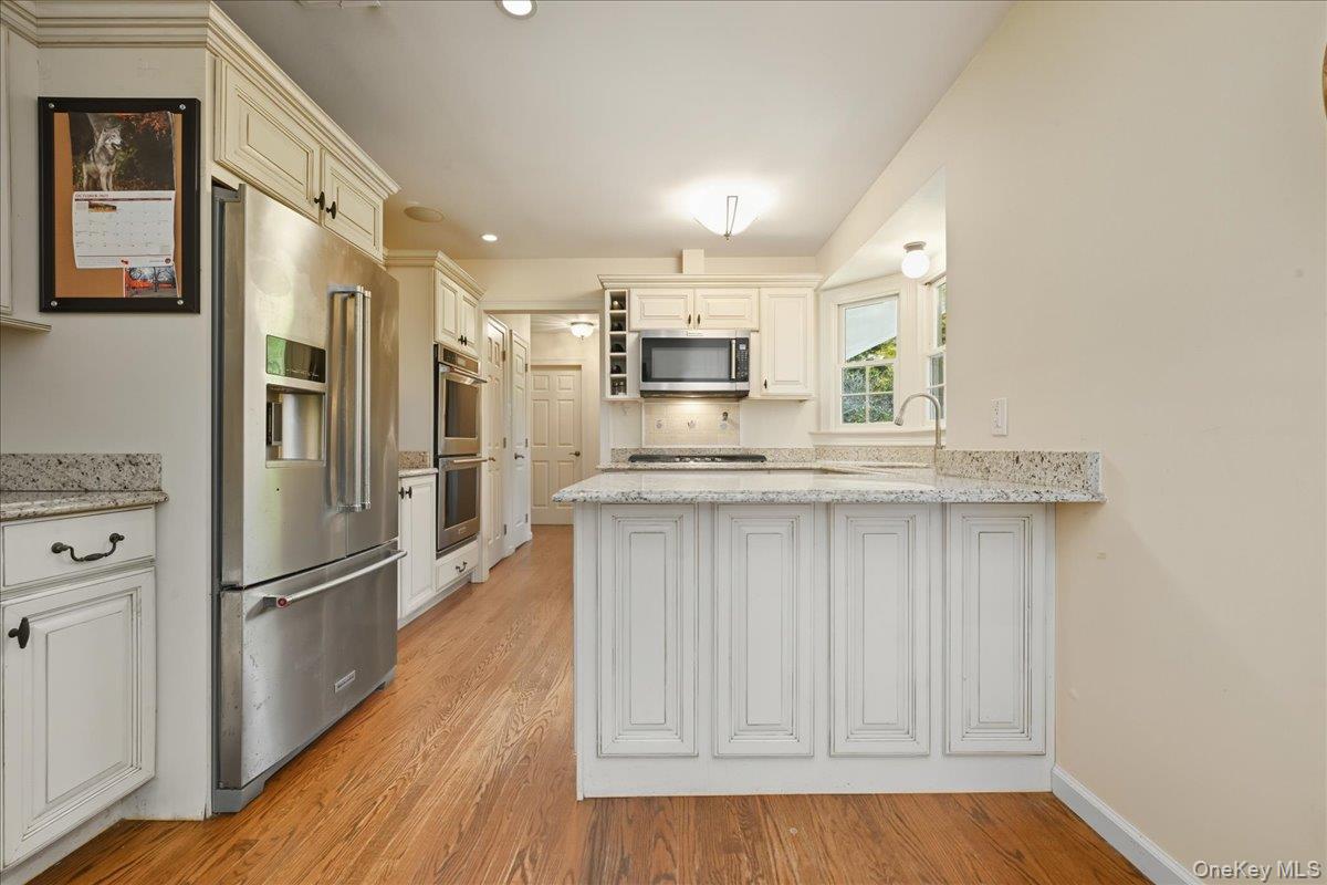 #4 photo, 15 Centerport Road, Greenlawn , NY 11740