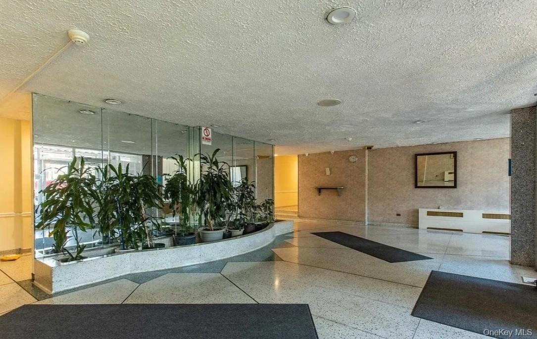 #2 photo, 108-50 62rd Drive, クイーンズ区 Forest Hills , NY 11375