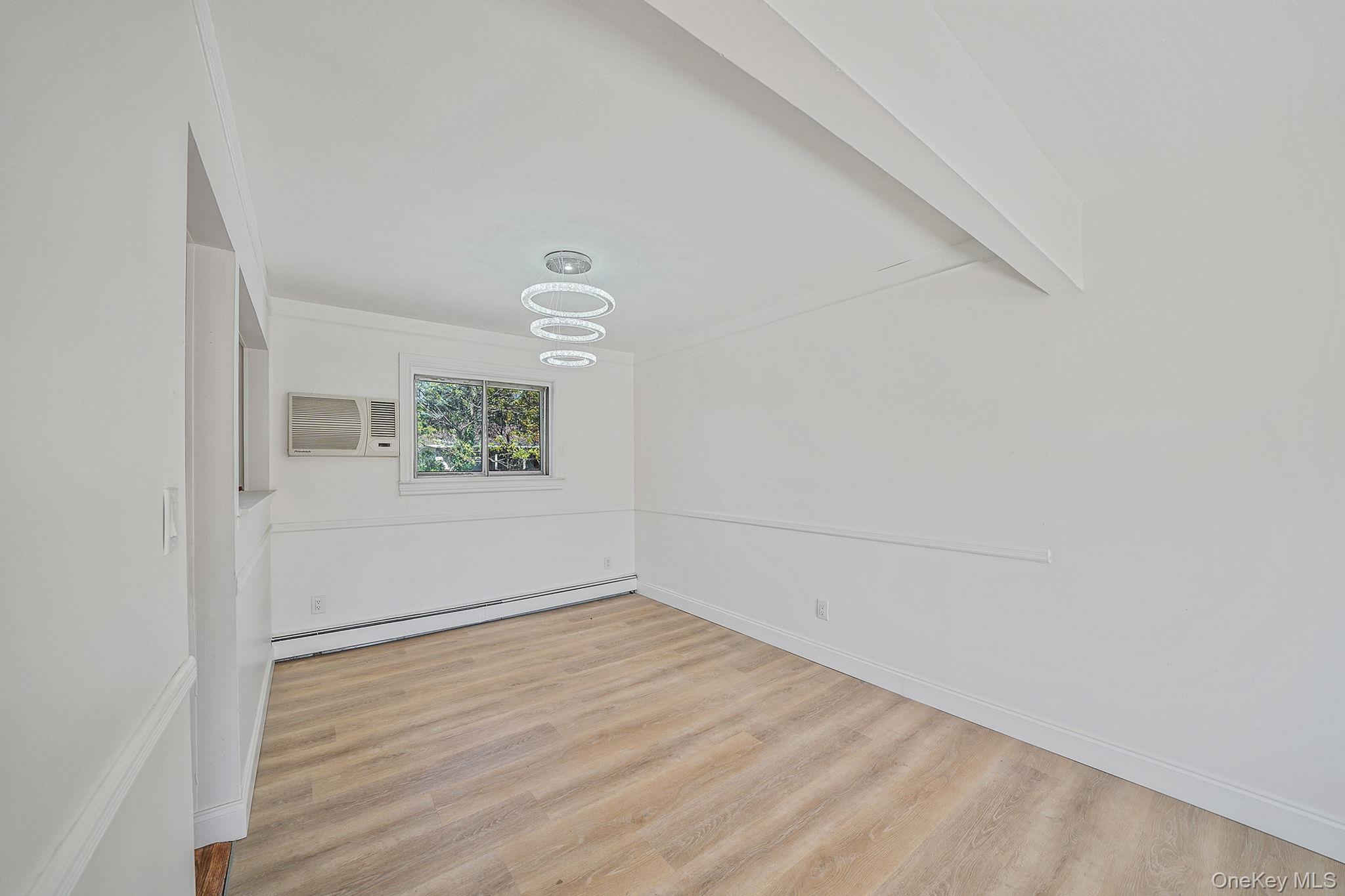 #11 photo, 265 Kellum Street, サフォーク郡 West Babylon , NY 11704