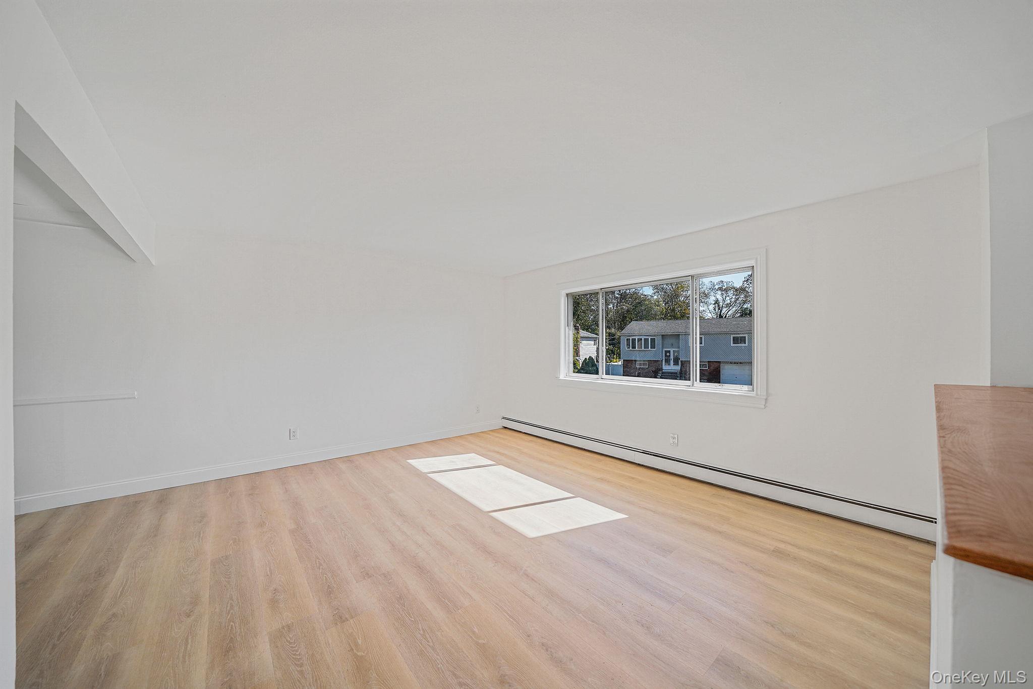 #6 photo, 265 Kellum Street, サフォーク郡 West Babylon , NY 11704