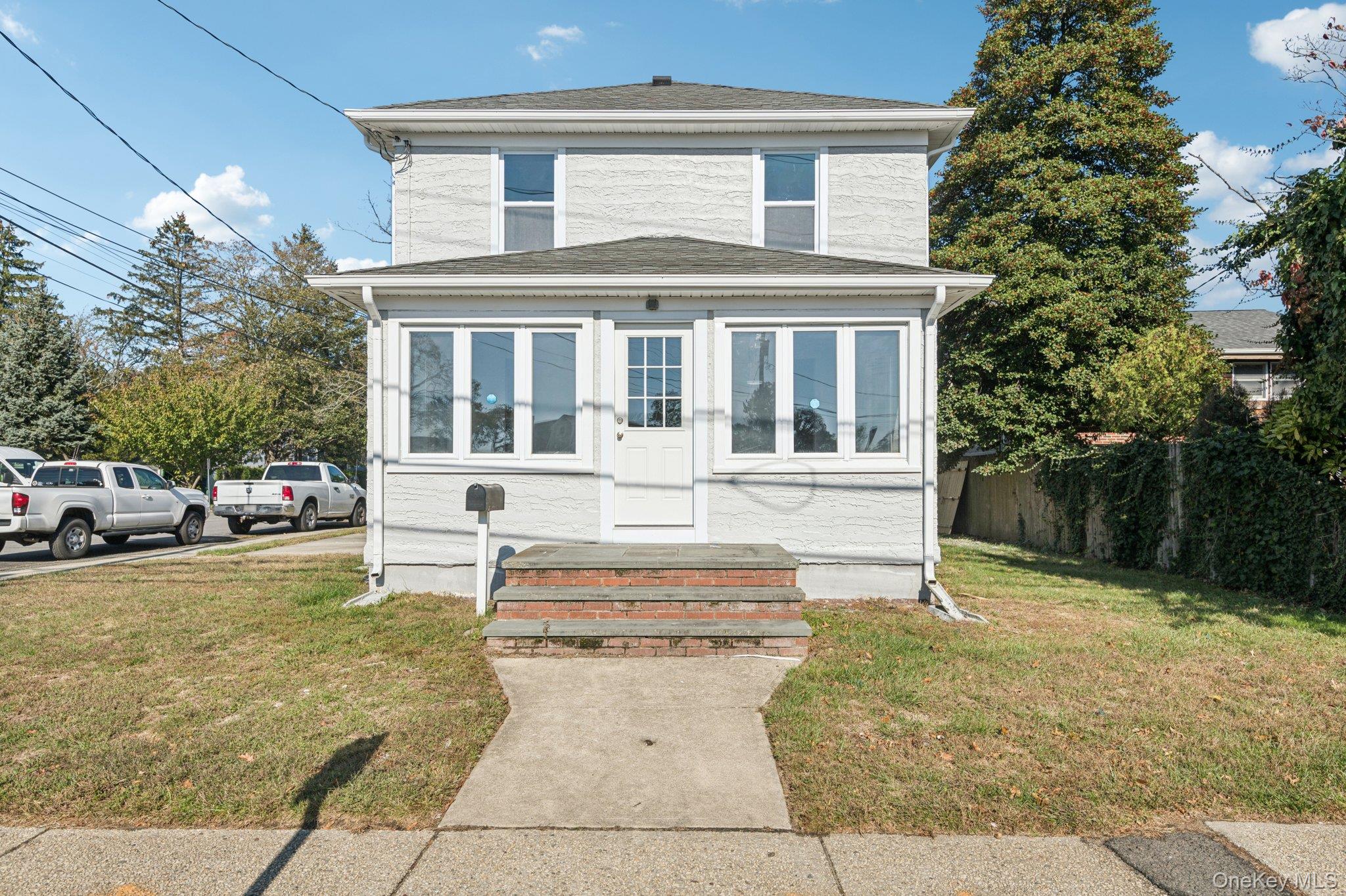 #2 photo, 25 Roosevelt Street, Bay Shore , NY 11706