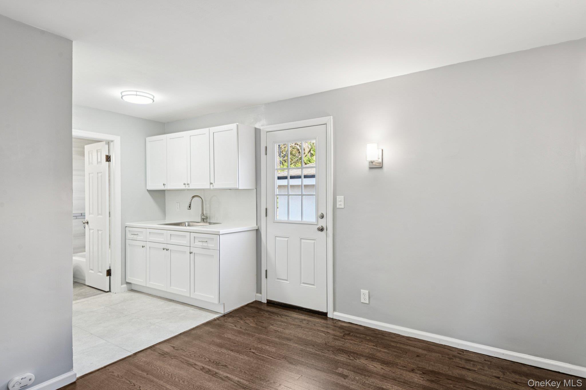 #20 photo, 25 Roosevelt Street, Bay Shore , NY 11706