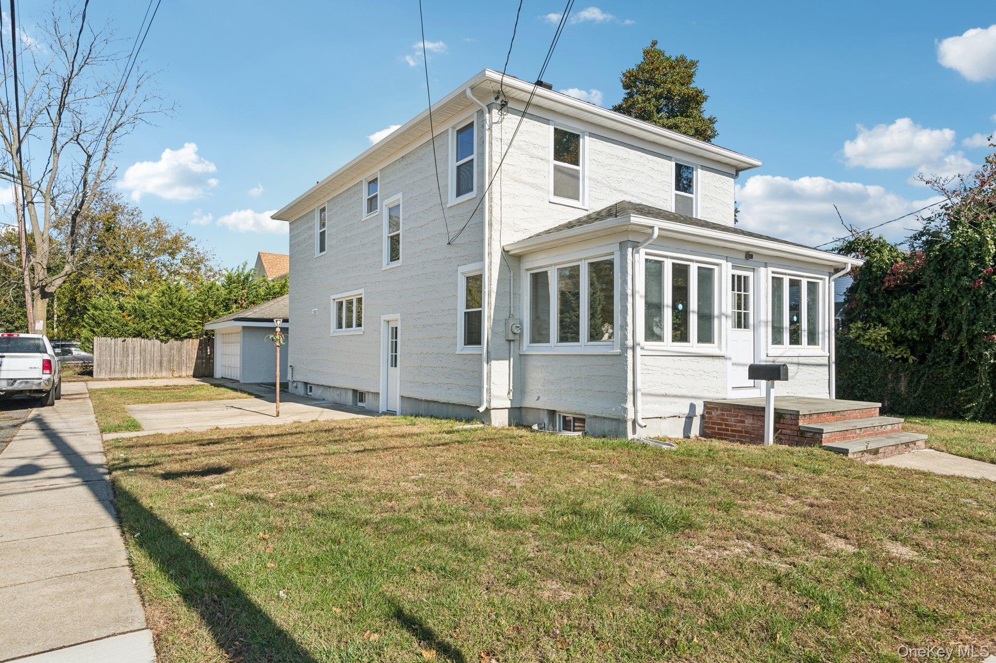 #3 photo, 25 Roosevelt Street, Bay Shore , NY 11706