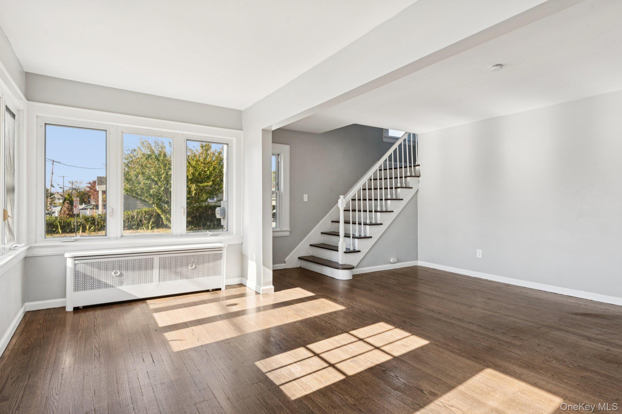 #5 photo, 25 Roosevelt Street, Bay Shore , NY 11706