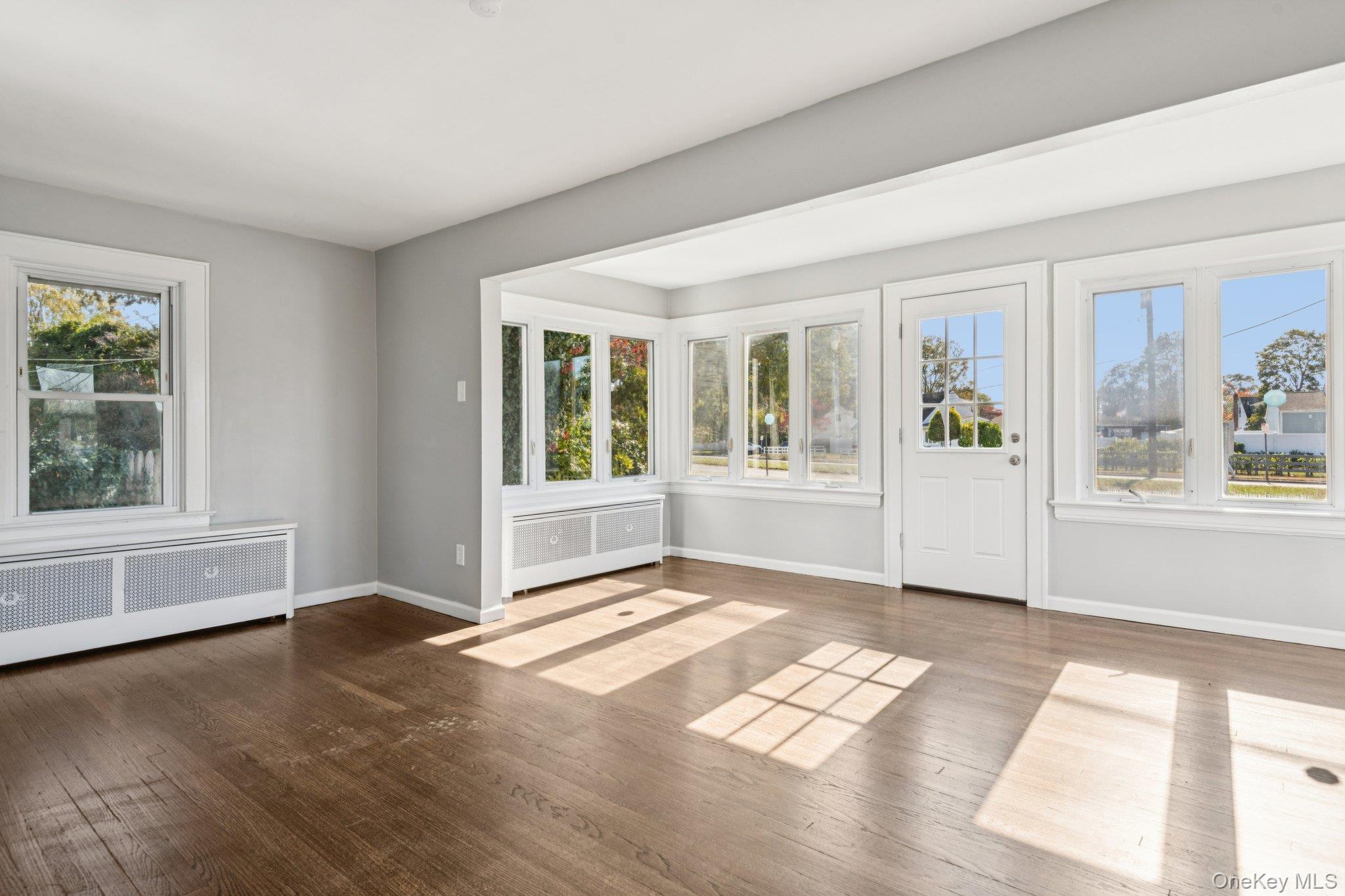 #7 photo, 25 Roosevelt Street, Bay Shore , NY 11706