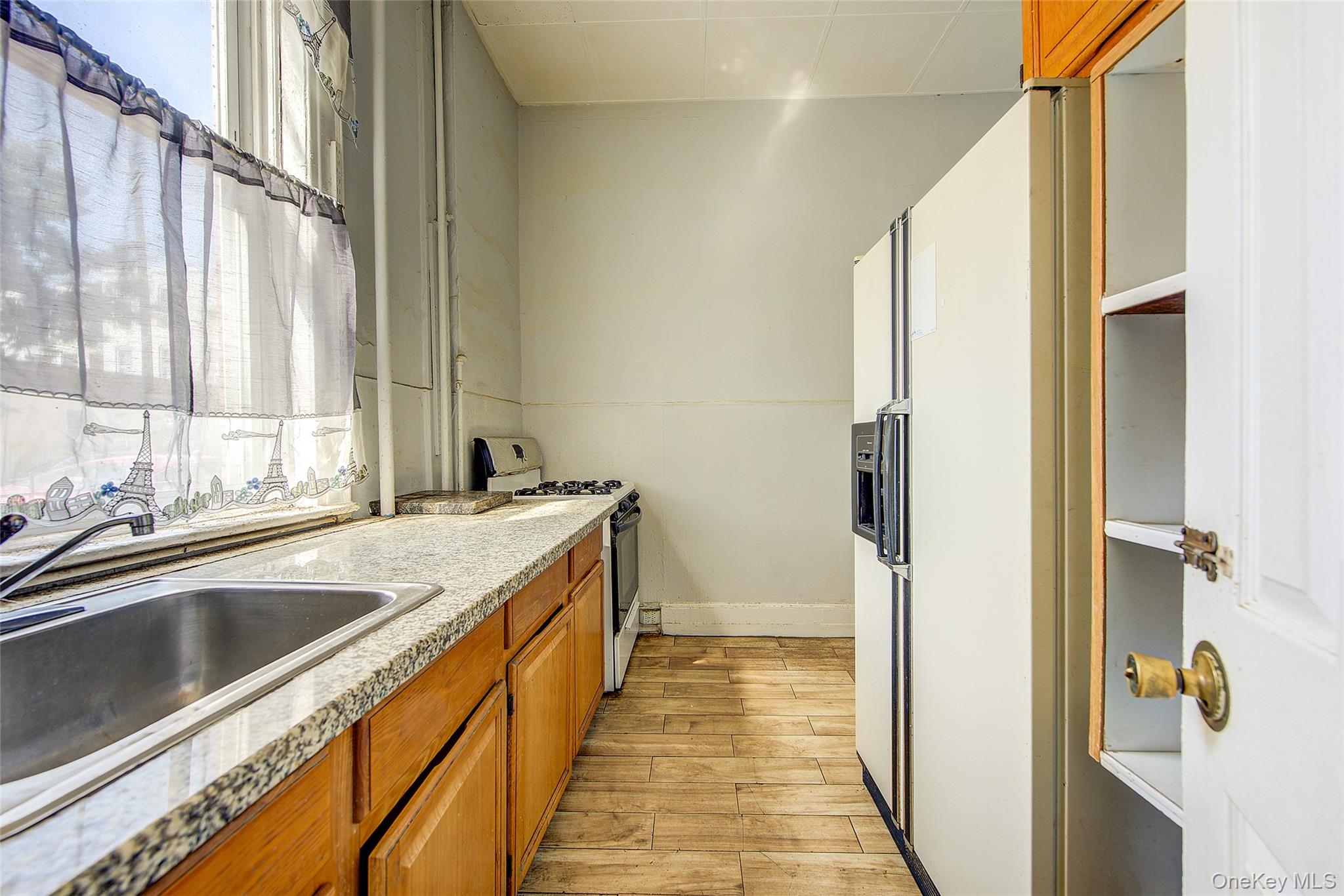 #14 photo, 1701 Gates Avenue, Ridgewood , NY 11385