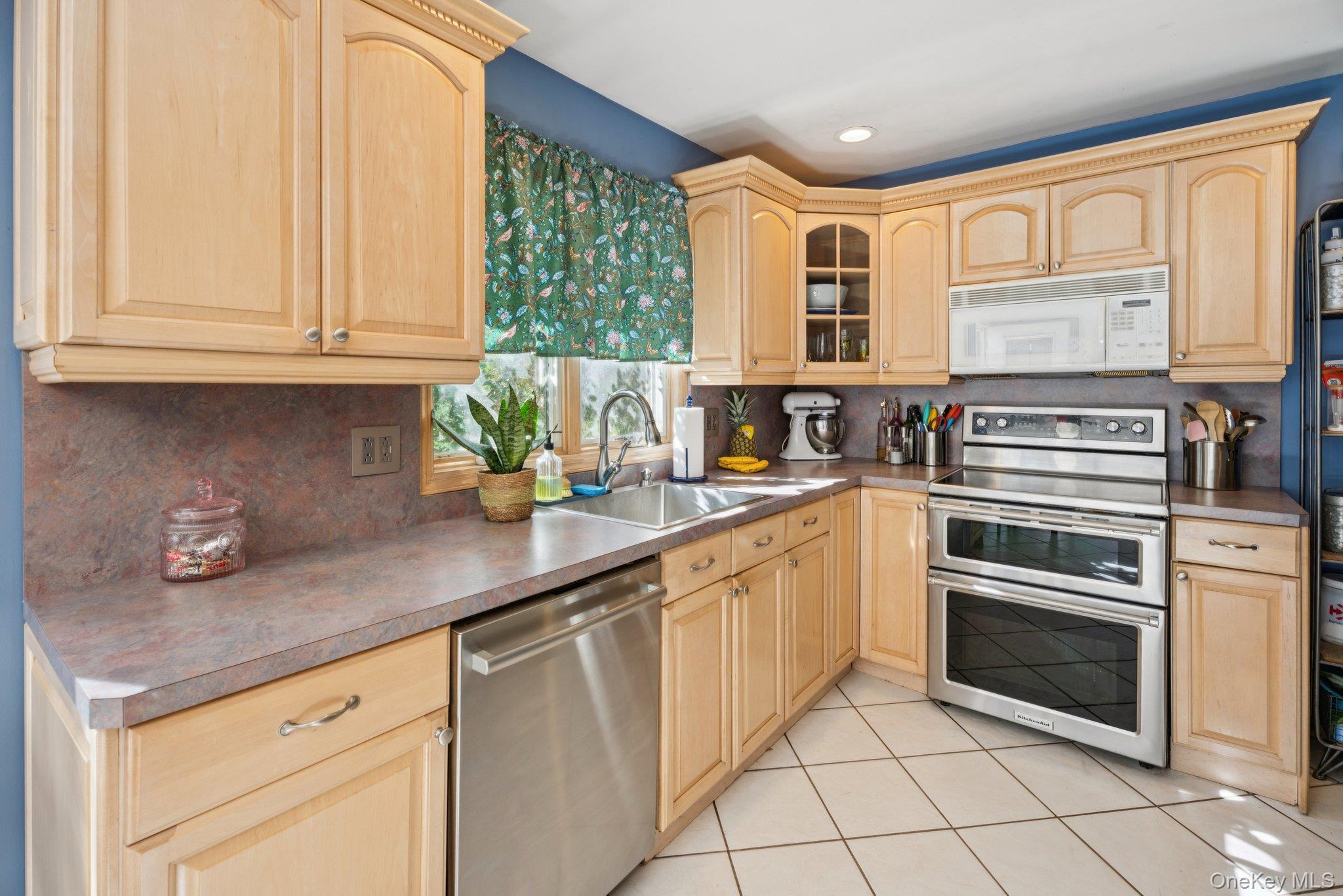 #6 photo, 23 Windsor Street, サフォーク郡 Islip , NY 11751