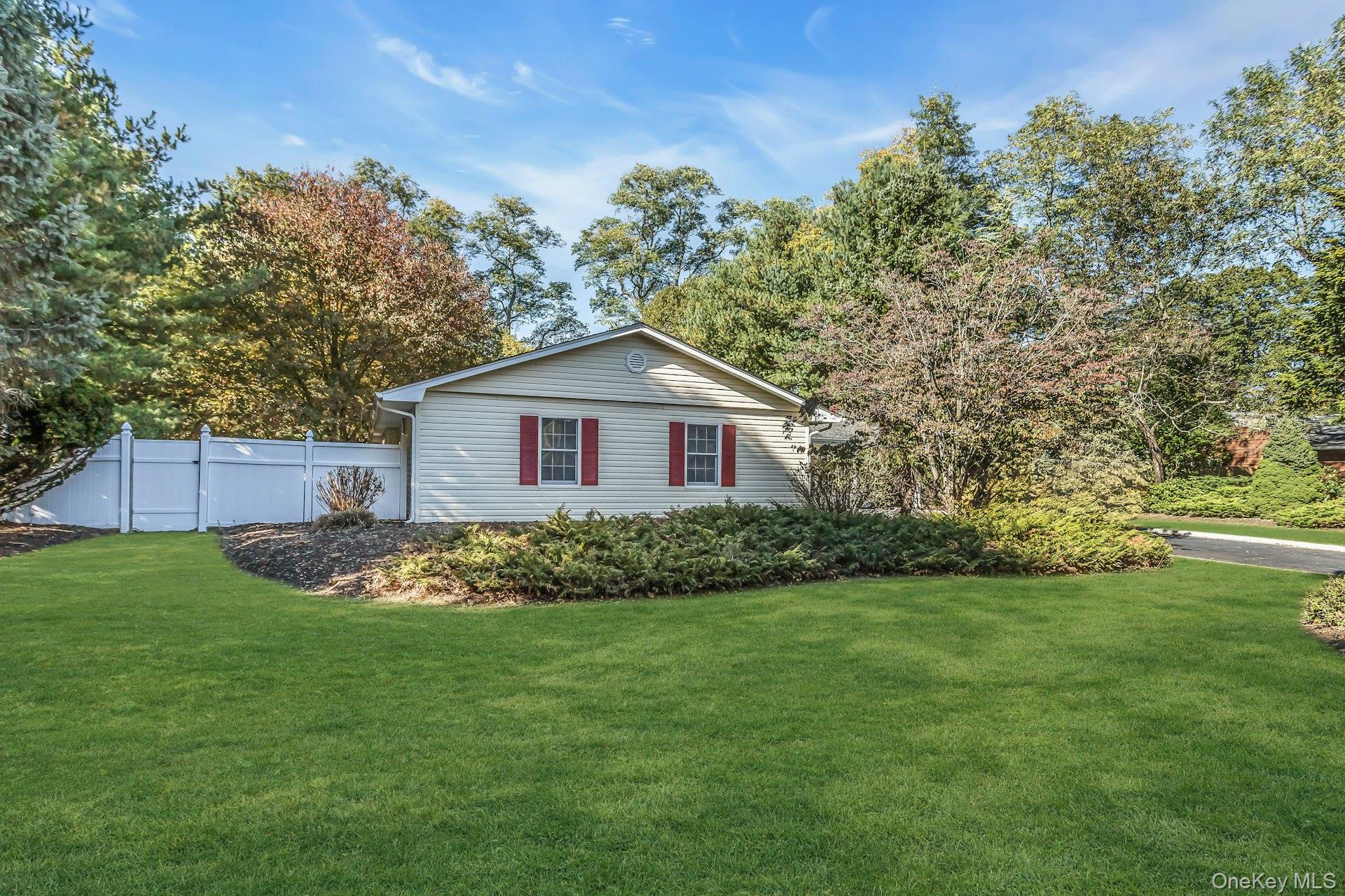 #4 photo, 3 Driftwood, サフォーク郡 East Setauket , NY 11733