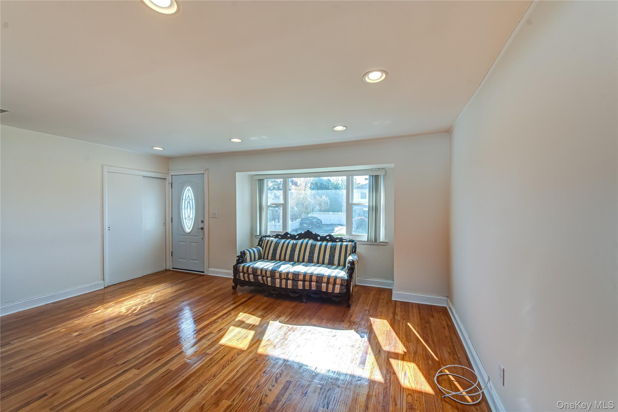 #9 photo, 49 Spector Lane, Plainview , NY 11803