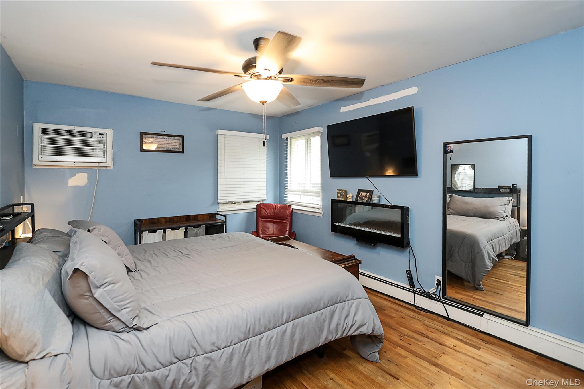 #15 photo, 53 Atlantic Avenue, Carle Place , NY 11514