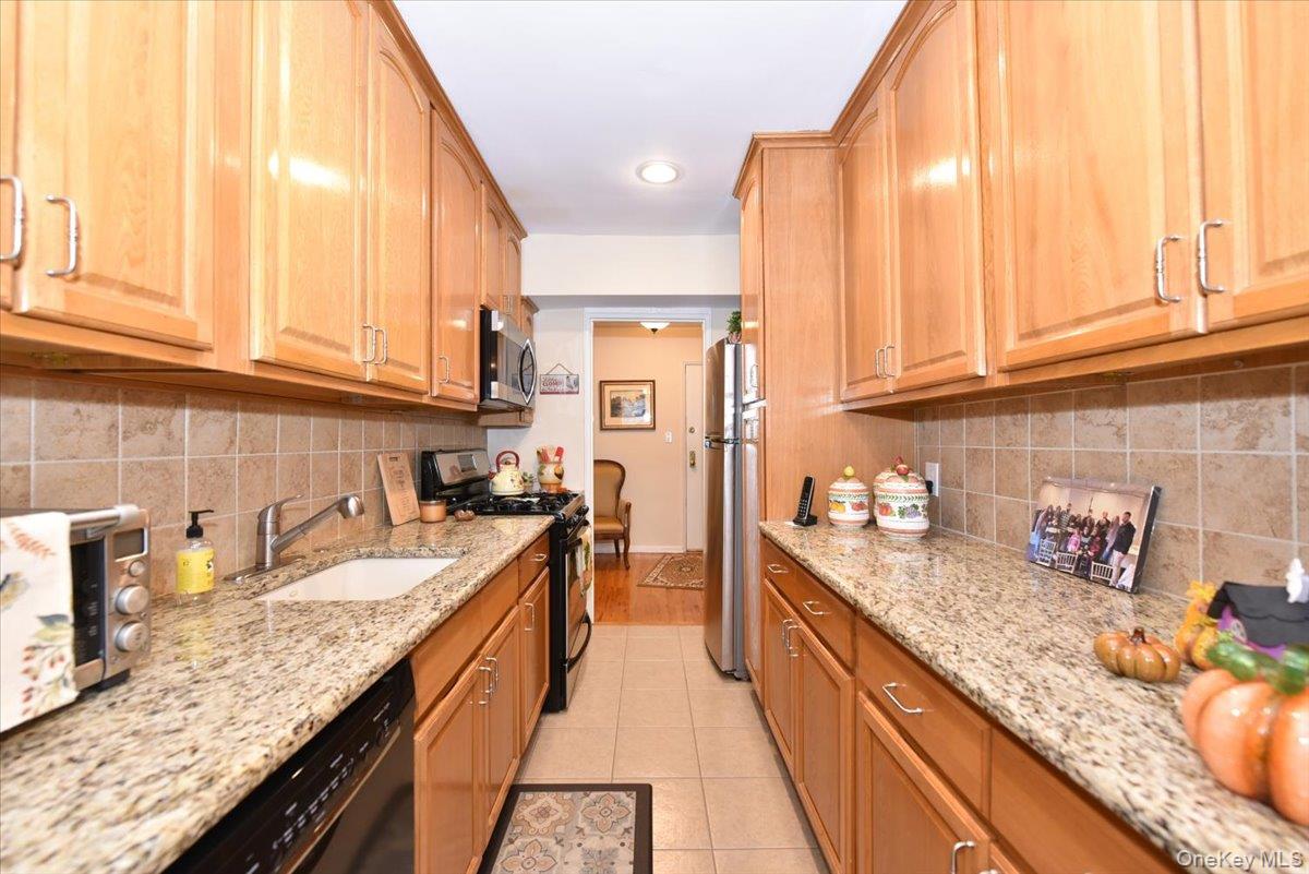 #12 photo, 60 Hempstead Avenue, ナッソー郡 Lynbrook , NY 11563