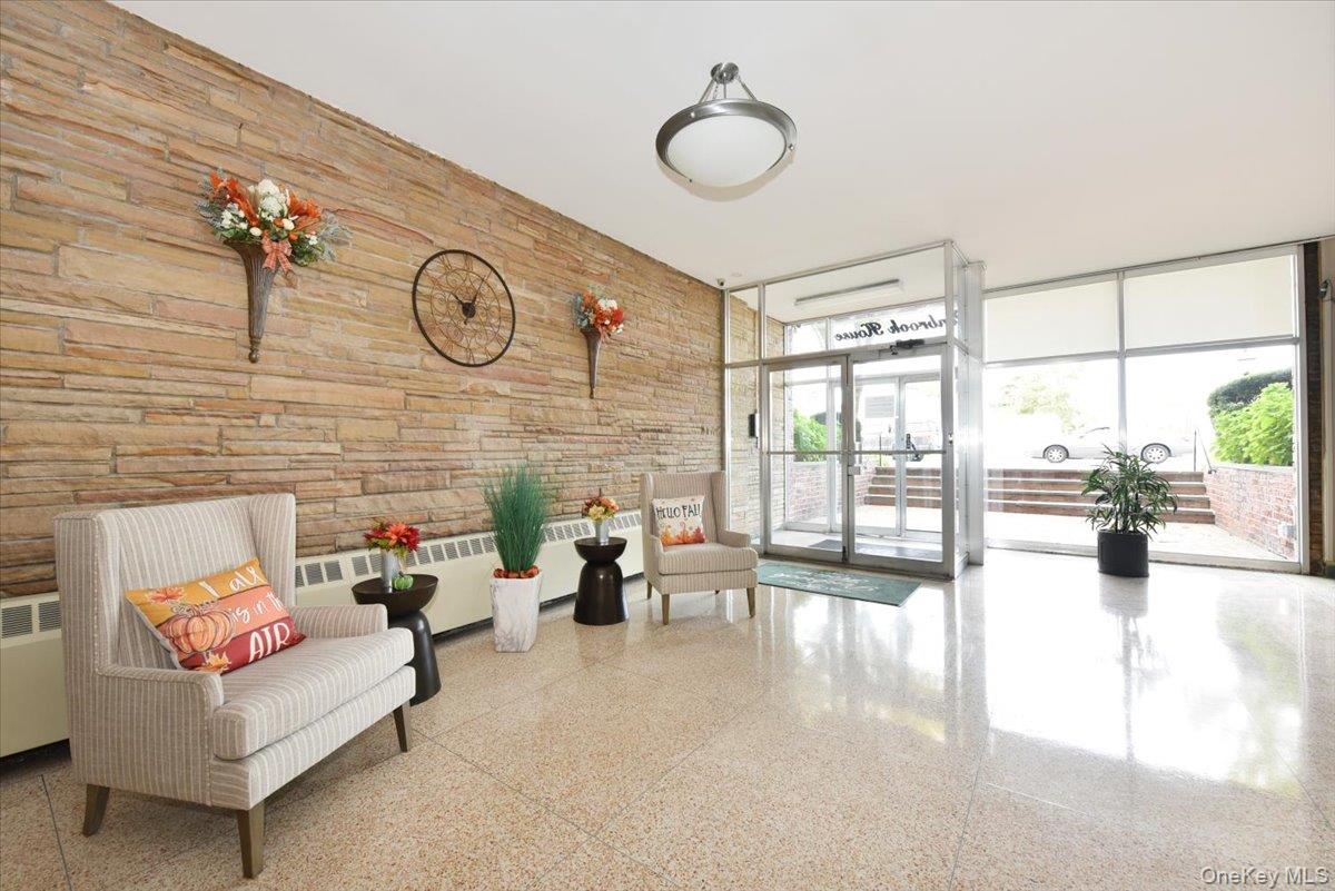 #20 photo, 60 Hempstead Avenue, ナッソー郡 Lynbrook , NY 11563