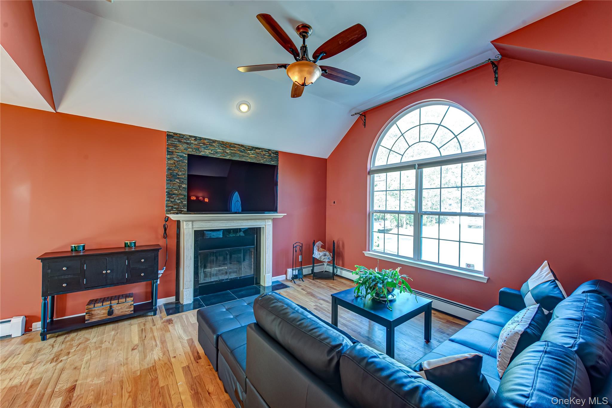 #2 photo, 72 Clinton Avenue, サフォーク郡 Mastic , NY 11950