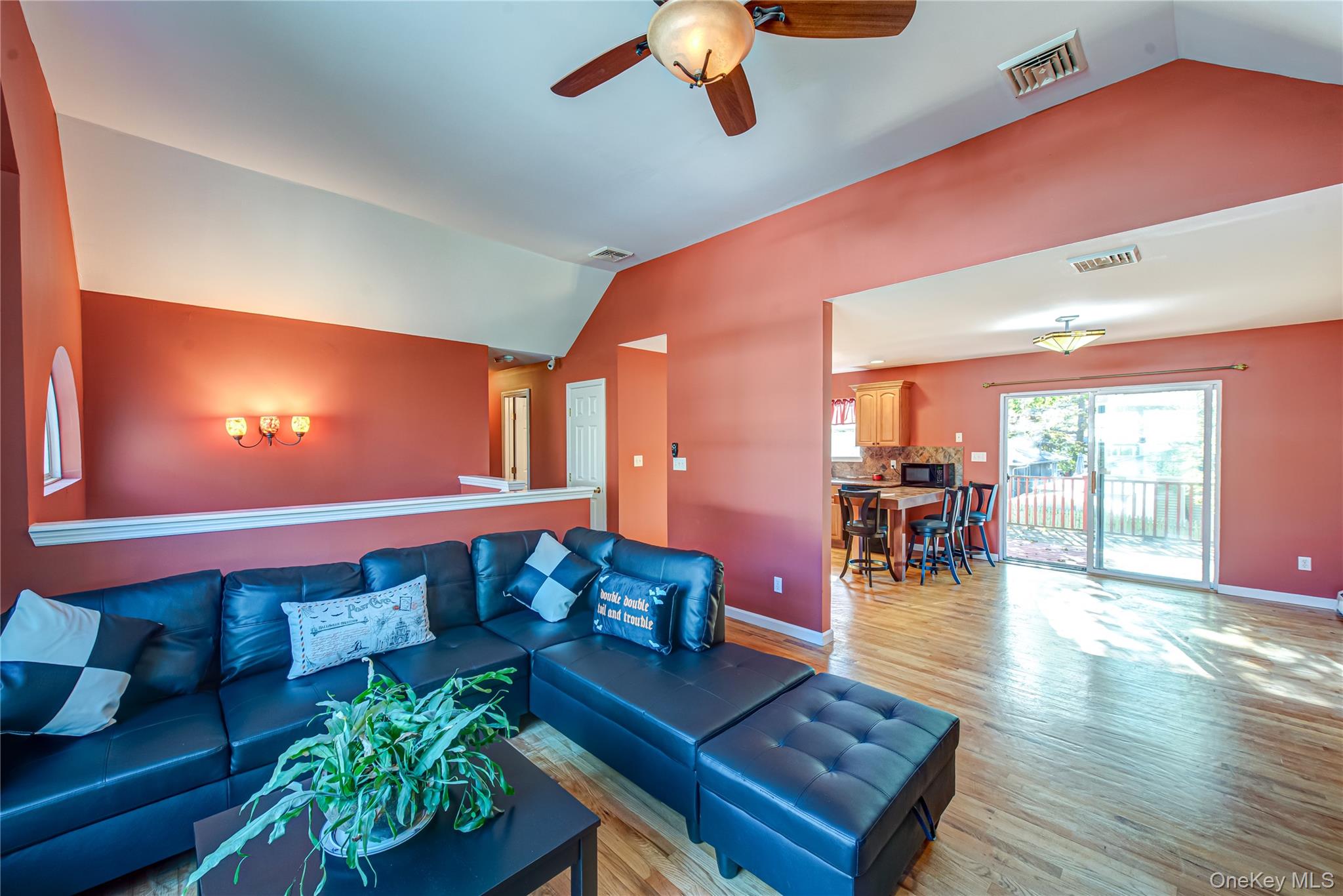 #4 photo, 72 Clinton Avenue, サフォーク郡 Mastic , NY 11950