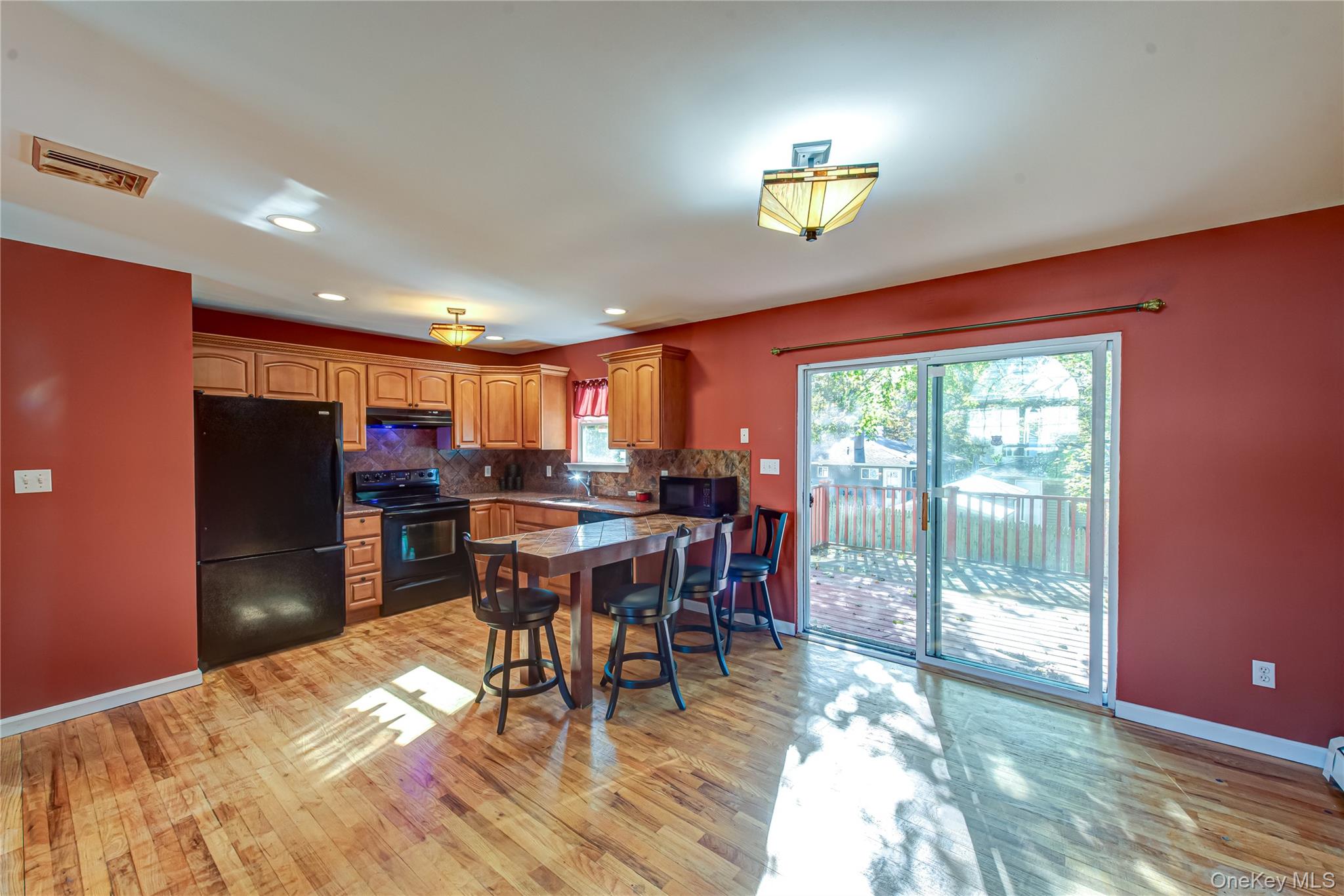 #5 photo, 72 Clinton Avenue, サフォーク郡 Mastic , NY 11950