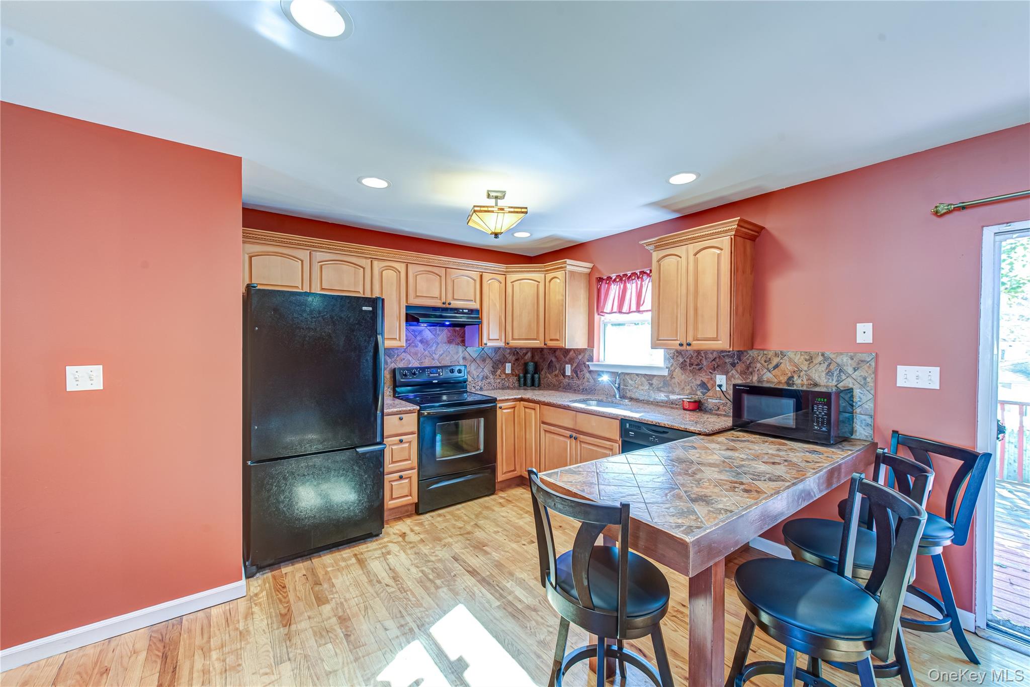 #6 photo, 72 Clinton Avenue, サフォーク郡 Mastic , NY 11950