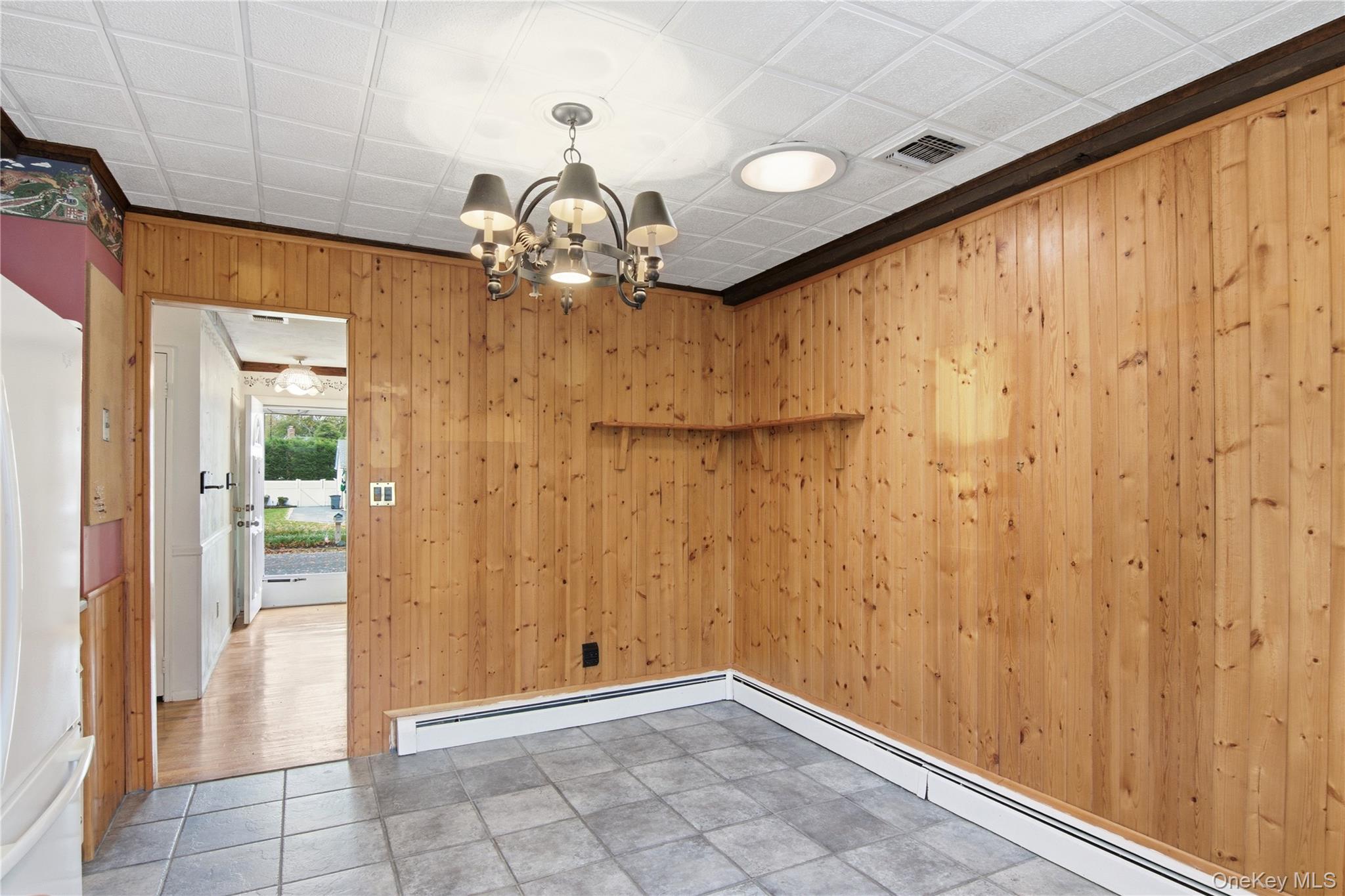 #13 photo, 1 Bruce Lane, サフォーク郡 East Northport , NY 11731