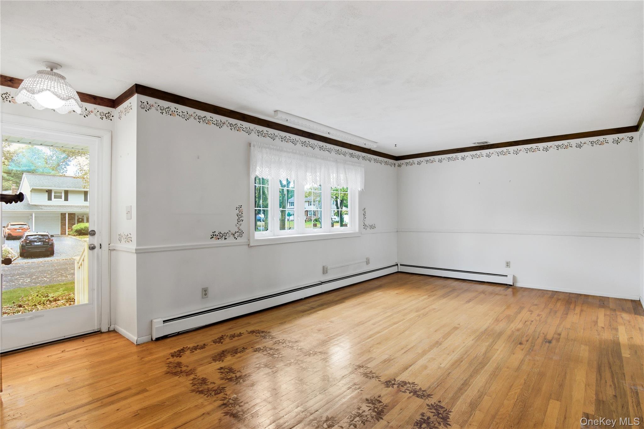 #5 photo, 1 Bruce Lane, サフォーク郡 East Northport , NY 11731