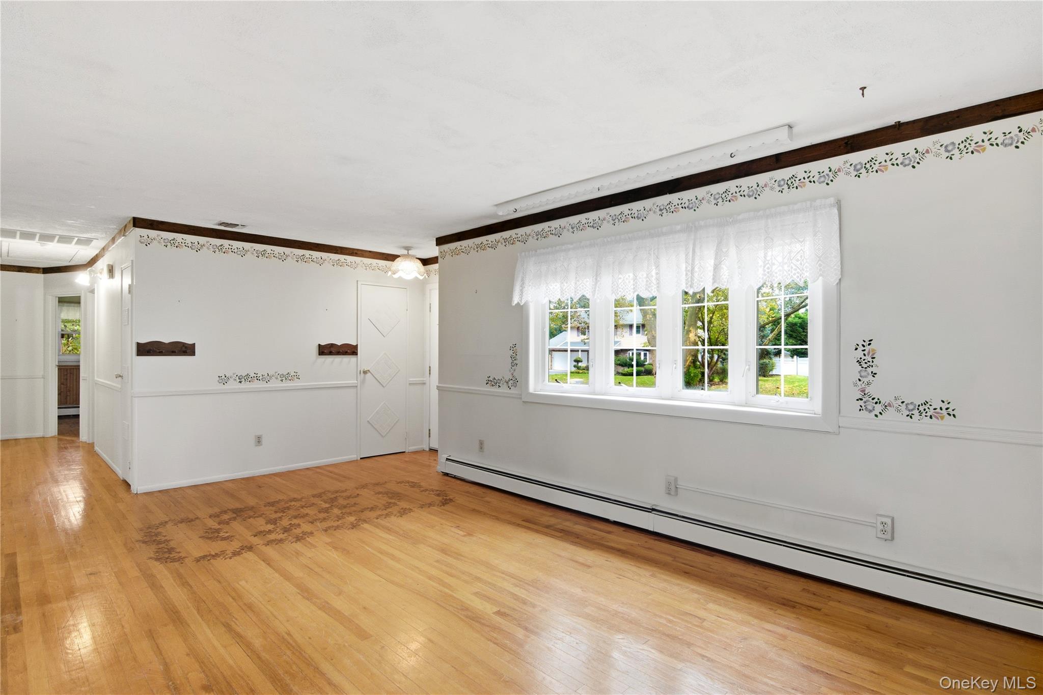 #6 photo, 1 Bruce Lane, サフォーク郡 East Northport , NY 11731