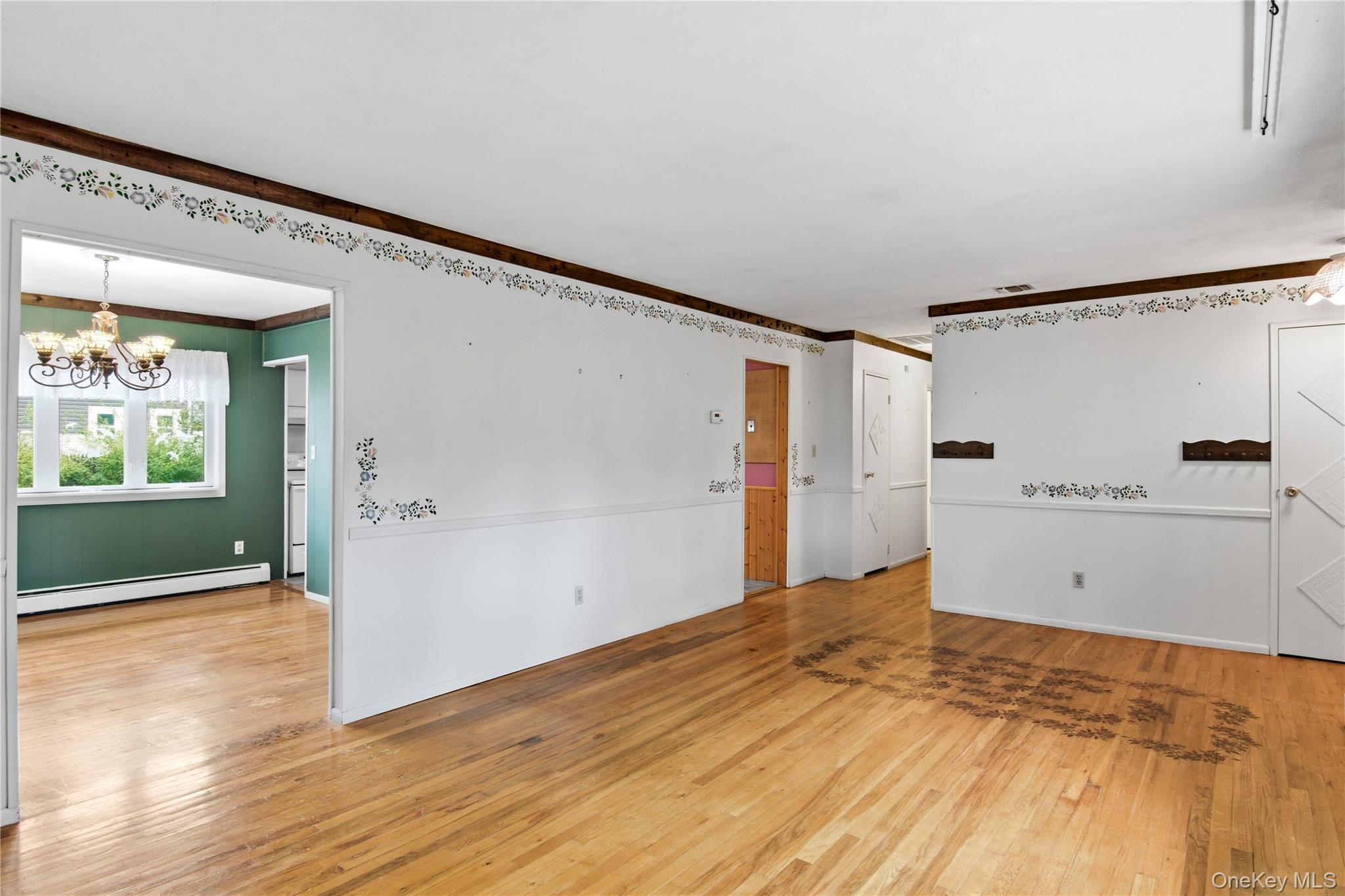 #7 photo, 1 Bruce Lane, サフォーク郡 East Northport , NY 11731