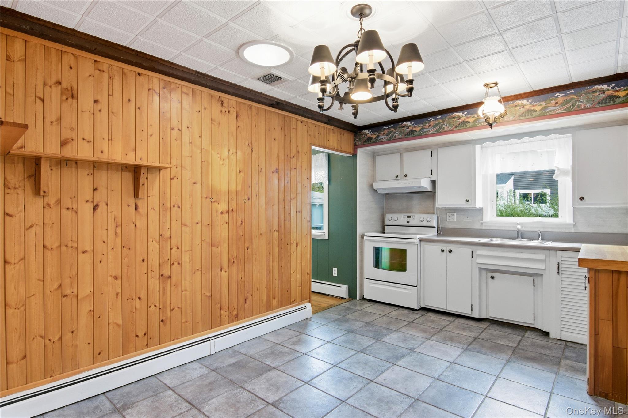 #8 photo, 1 Bruce Lane, サフォーク郡 East Northport , NY 11731