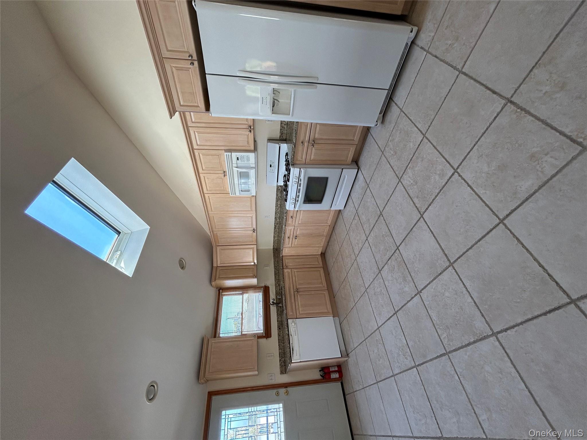 #6 photo, 620 Lake Boulevard, サフォーク郡 Lindenhurst , NY 11757