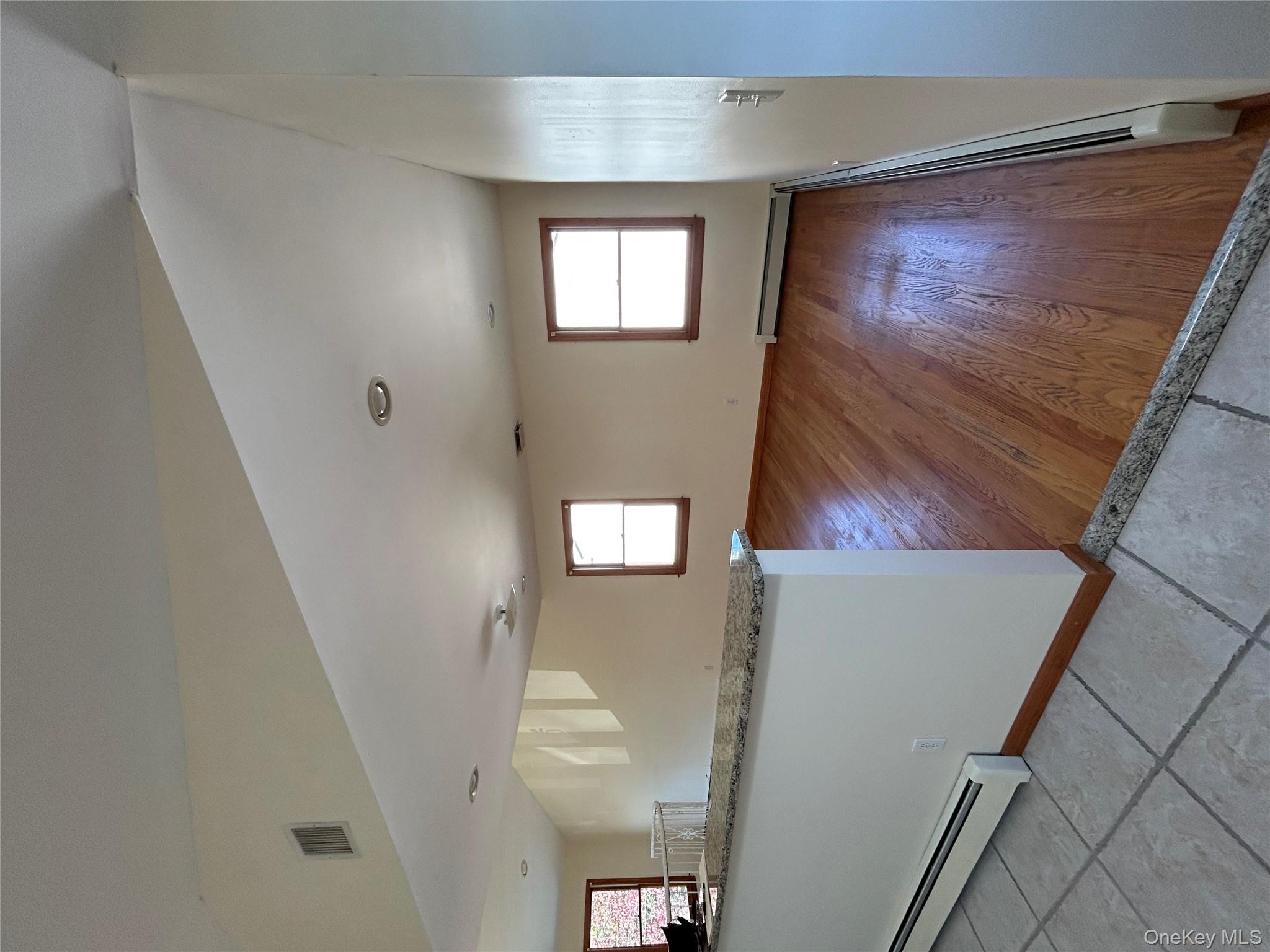 #8 photo, 620 Lake Boulevard, サフォーク郡 Lindenhurst , NY 11757