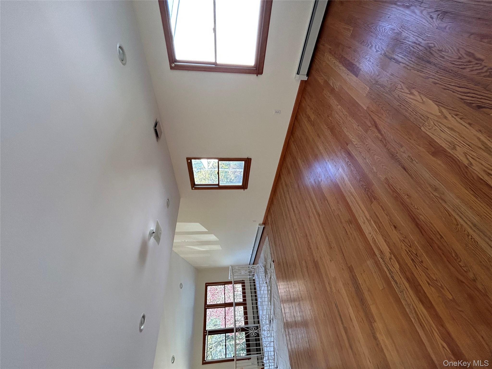 #9 photo, 620 Lake Boulevard, サフォーク郡 Lindenhurst , NY 11757