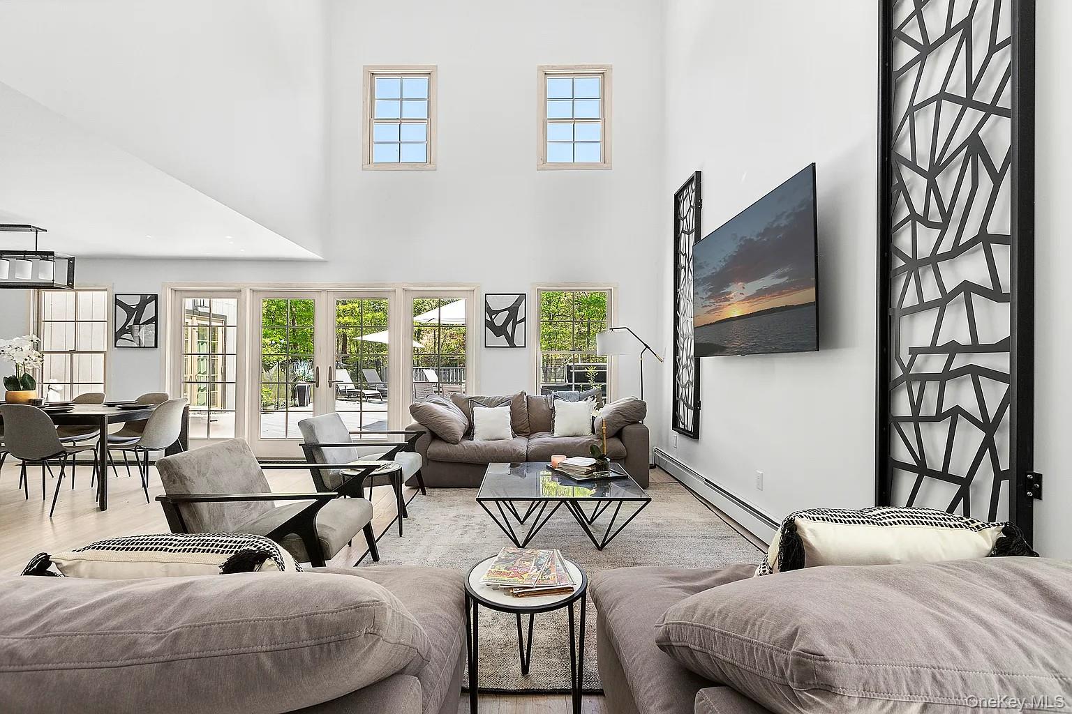 #13 photo, 12 N Quarter Road, サフォーク郡 Westhampton , NY 11977