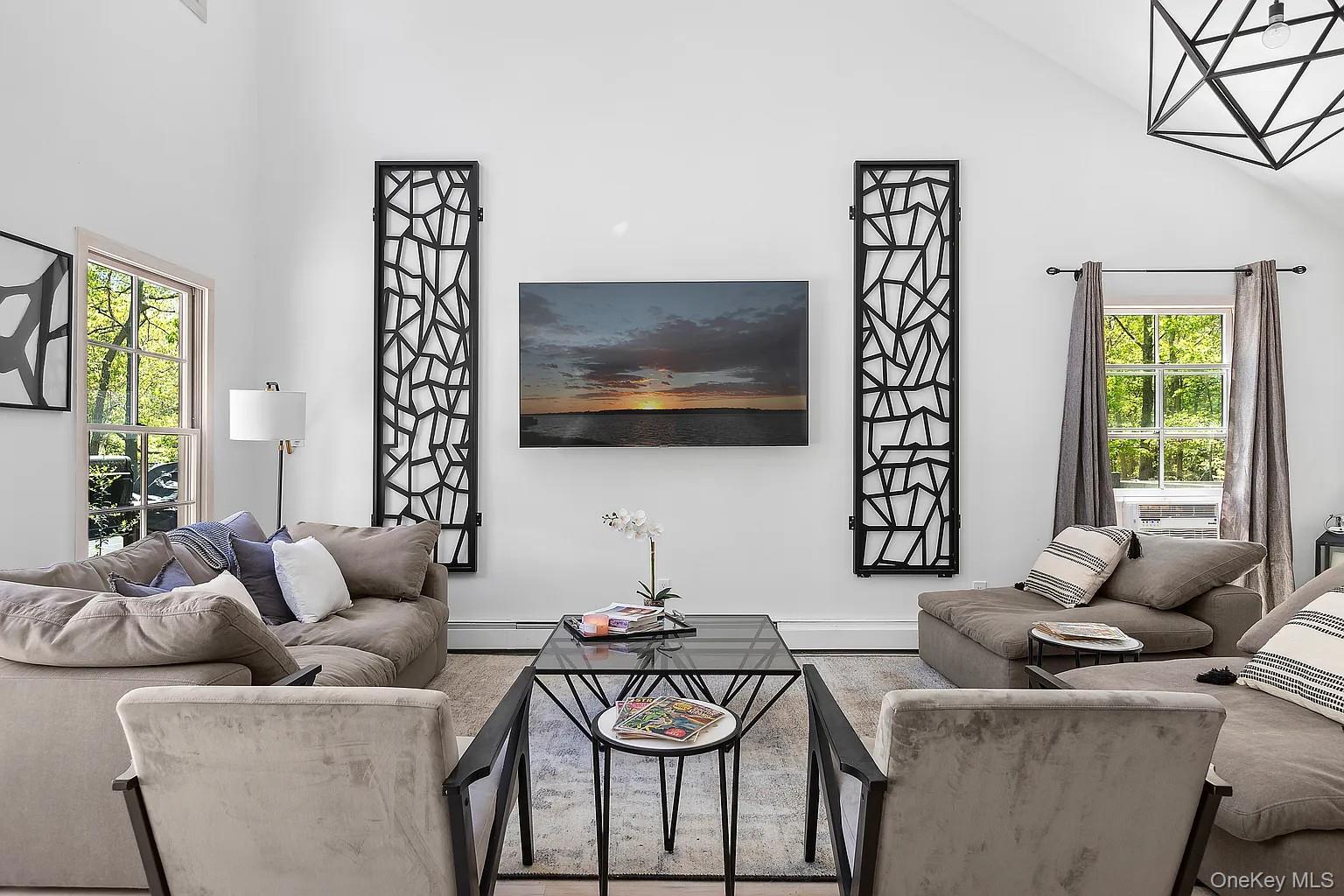 #14 photo, 12 N Quarter Road, サフォーク郡 Westhampton , NY 11977