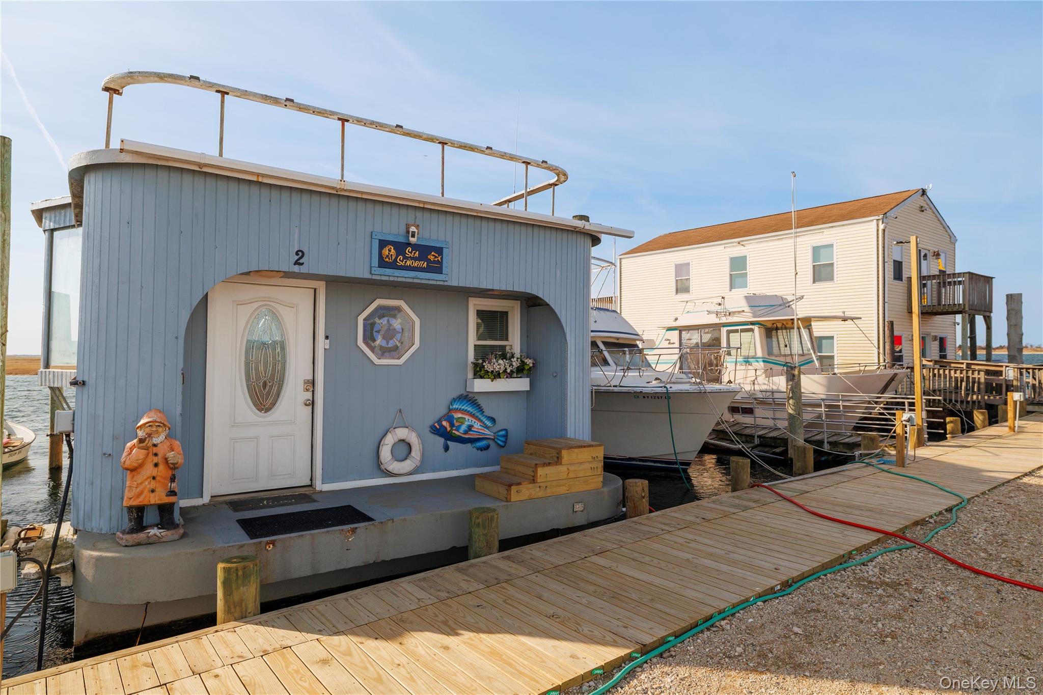 #1 photo, 220 Shore Road, ナッソー郡 Seaford , NY 11783