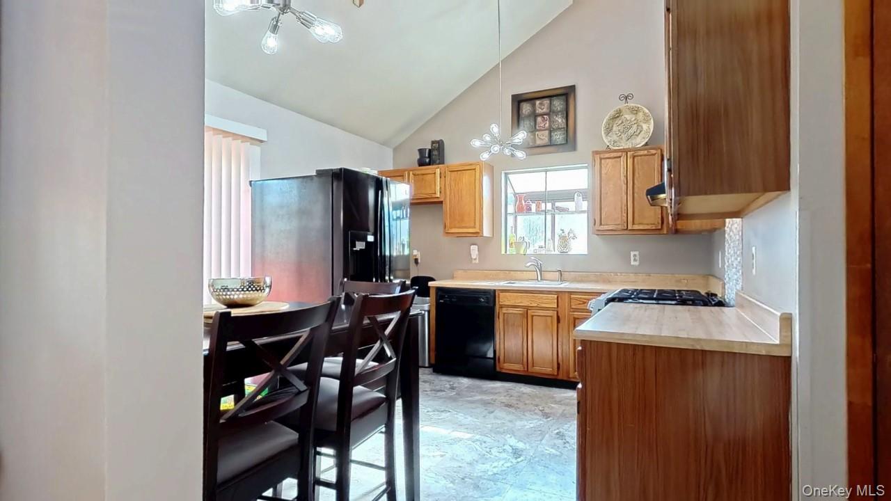 #13 photo, 17 Arlington Drive, Harriman , NY 10926