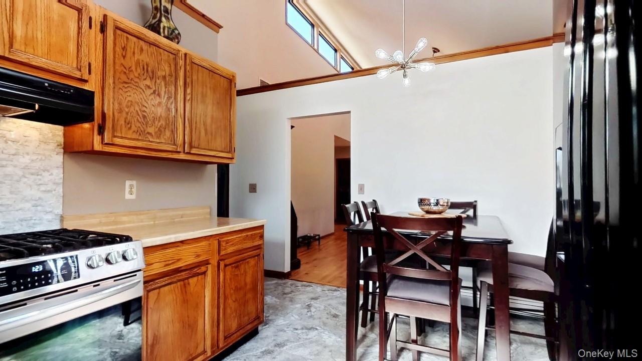 #14 photo, 17 Arlington Drive, Harriman , NY 10926