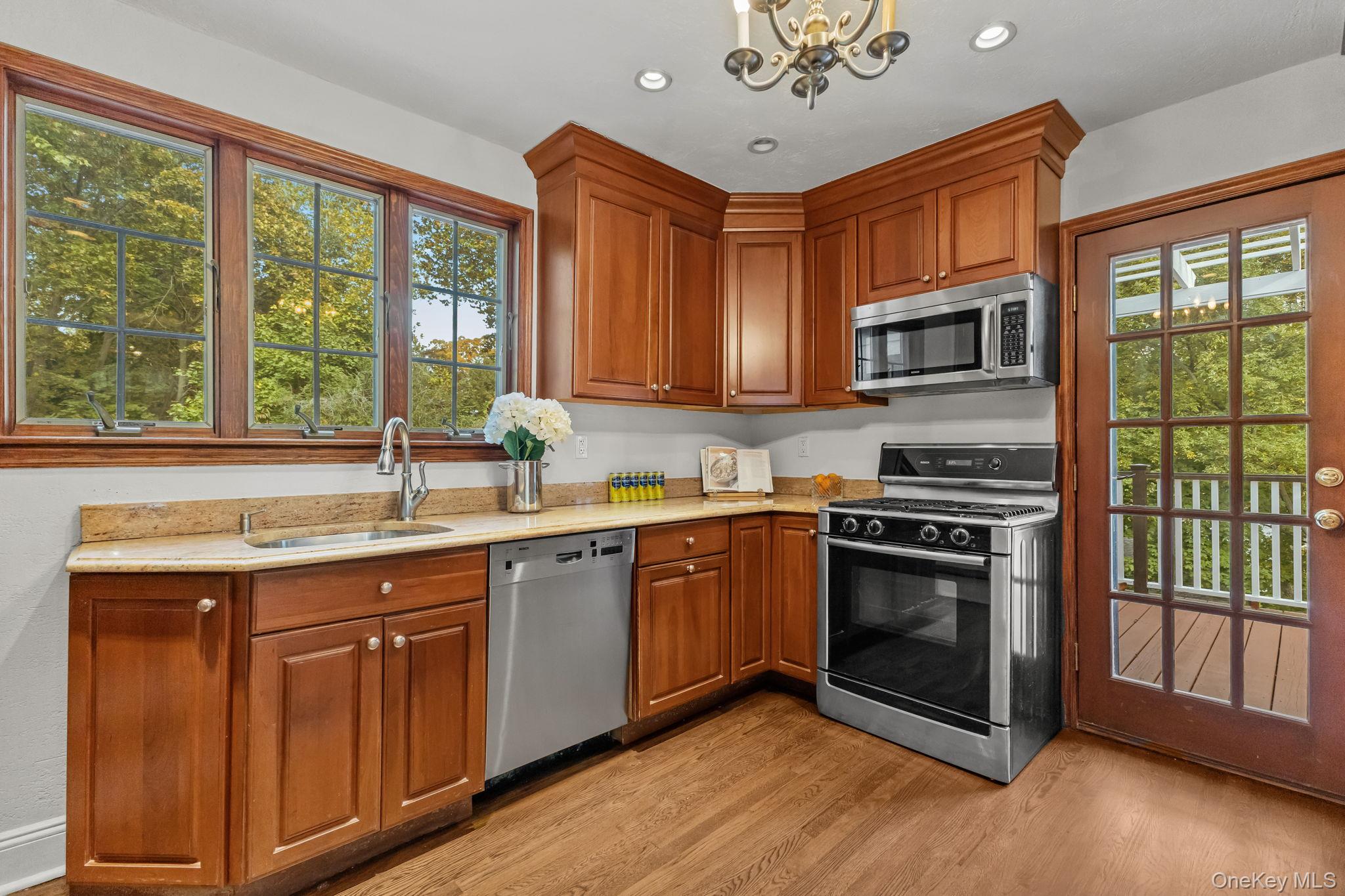 #7 photo, 202 E Garden Road, Larchmont , NY 10538