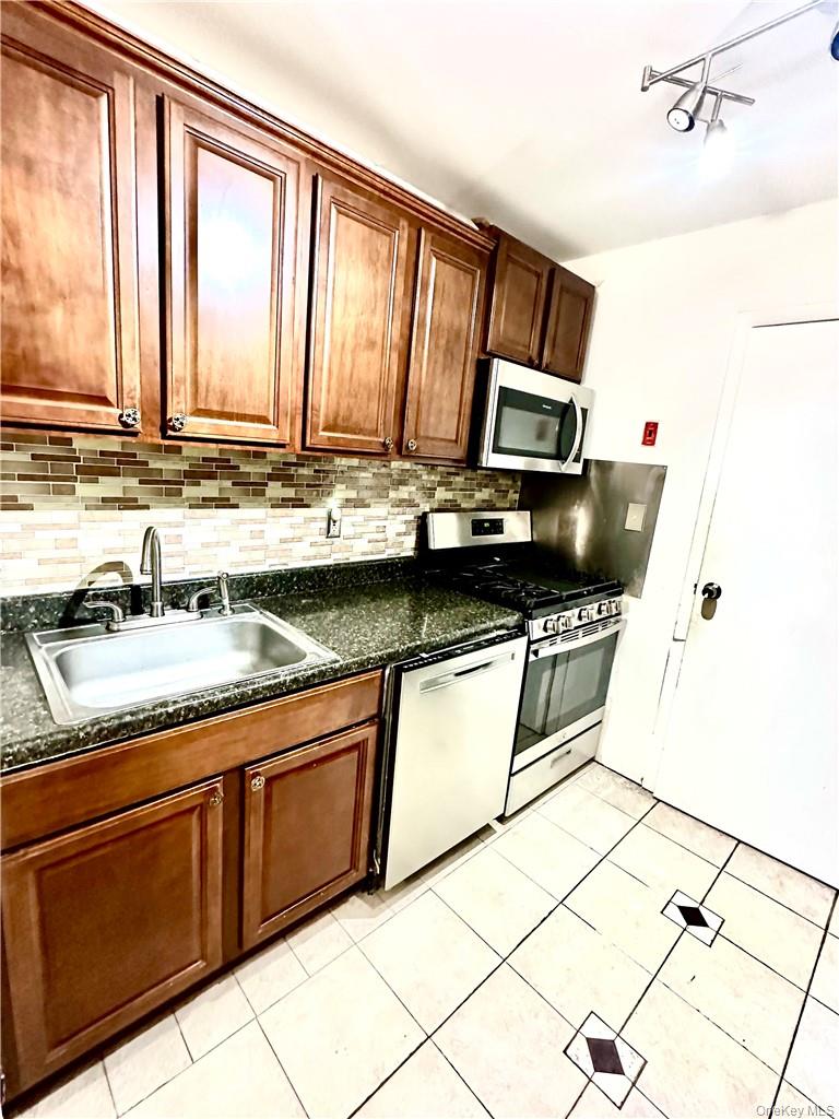 #5 photo, 376 Concord Lane, Middletown , NY 10940