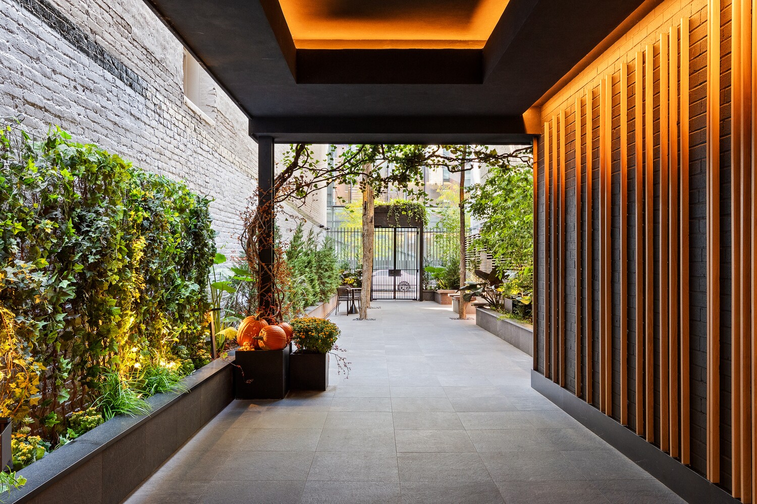 #17 photo, 200 MERCER Street, Greenwich Village , NY 10012