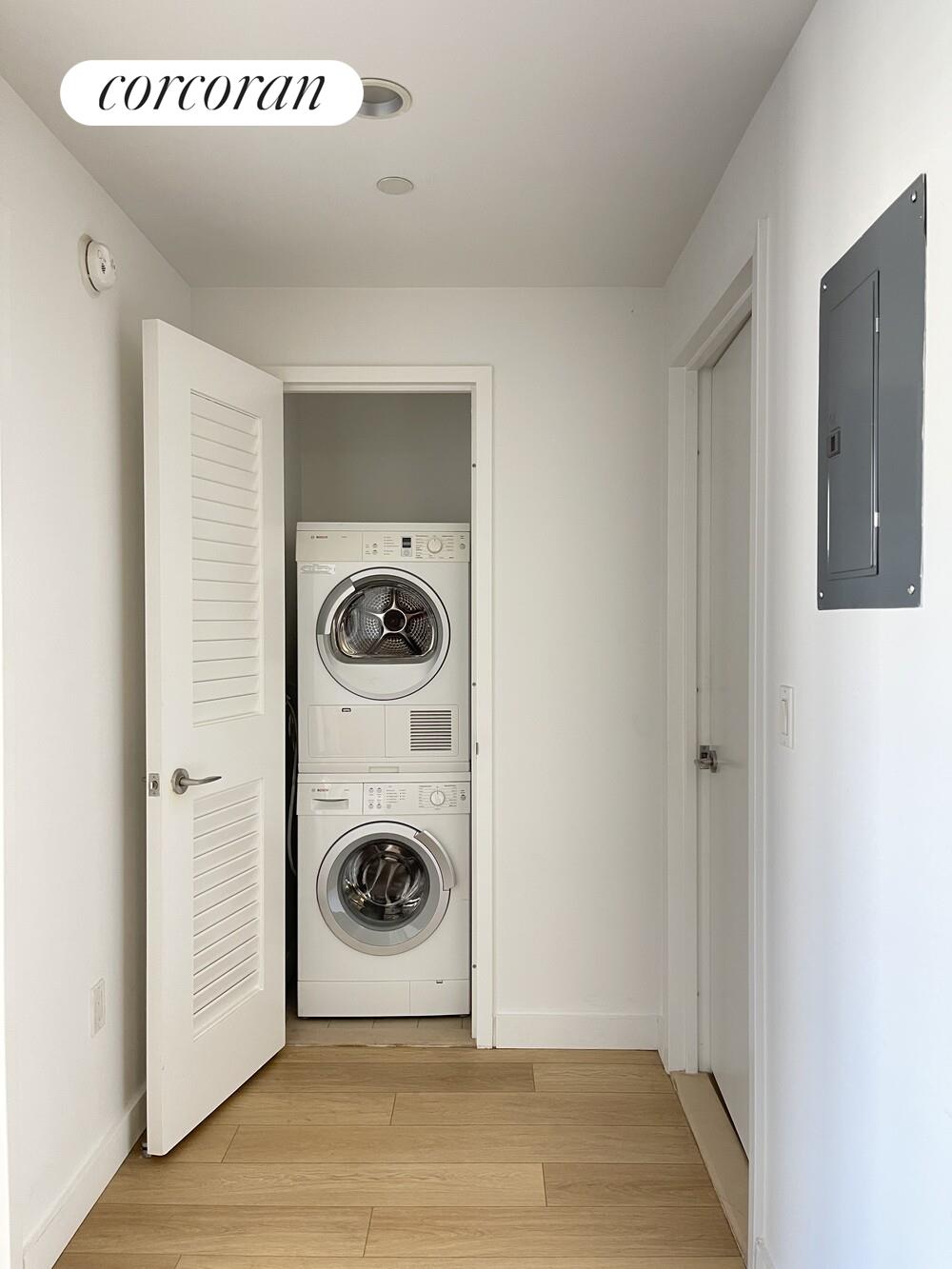 #17 photo, New York City, マンハッタン Hells Kitchen , NY 10036